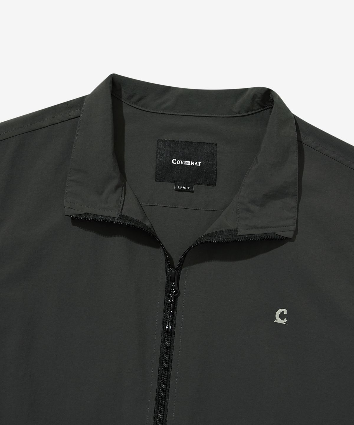 커버낫(COVERNAT) 나일론 트랙 베스트 차콜