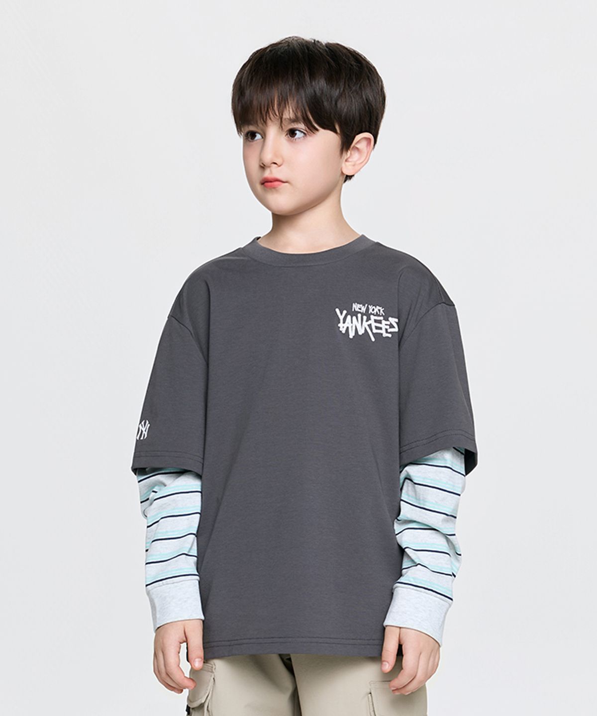 엠엘비 키즈(MLB KIDS) 스트릿 베이직 레이어드 긴팔 티셔츠 NY (Charcoal Grey)