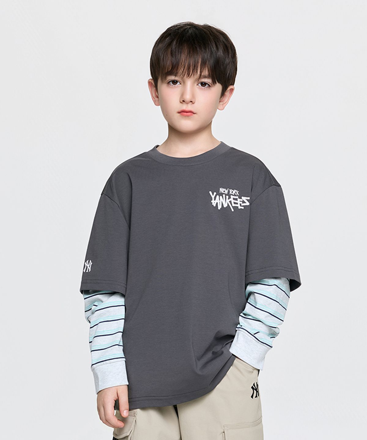 엠엘비 키즈(MLB KIDS) 스트릿 베이직 레이어드 긴팔 티셔츠 NY (Charcoal Grey)