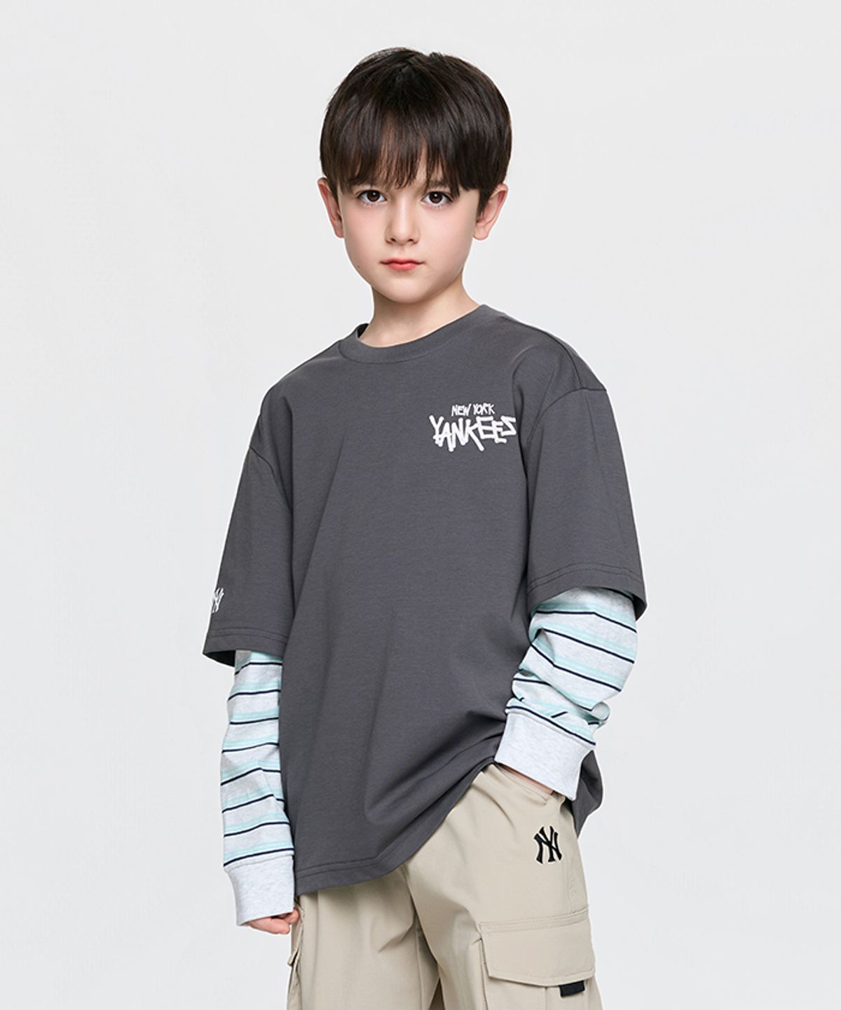 엠엘비 키즈(MLB KIDS) 스트릿 베이직 레이어드 긴팔 티셔츠 NY (Charcoal Grey)