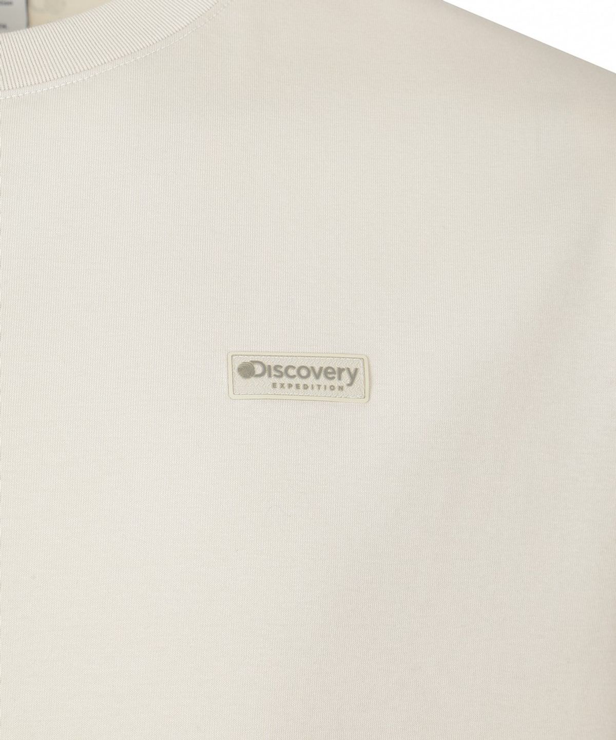 디스커버리 익스페디션(DISCOVERY EXPEDITION) 유니 프레시벤트 세미오버핏 스몰로고 반팔티셔츠 (D/IVORY)