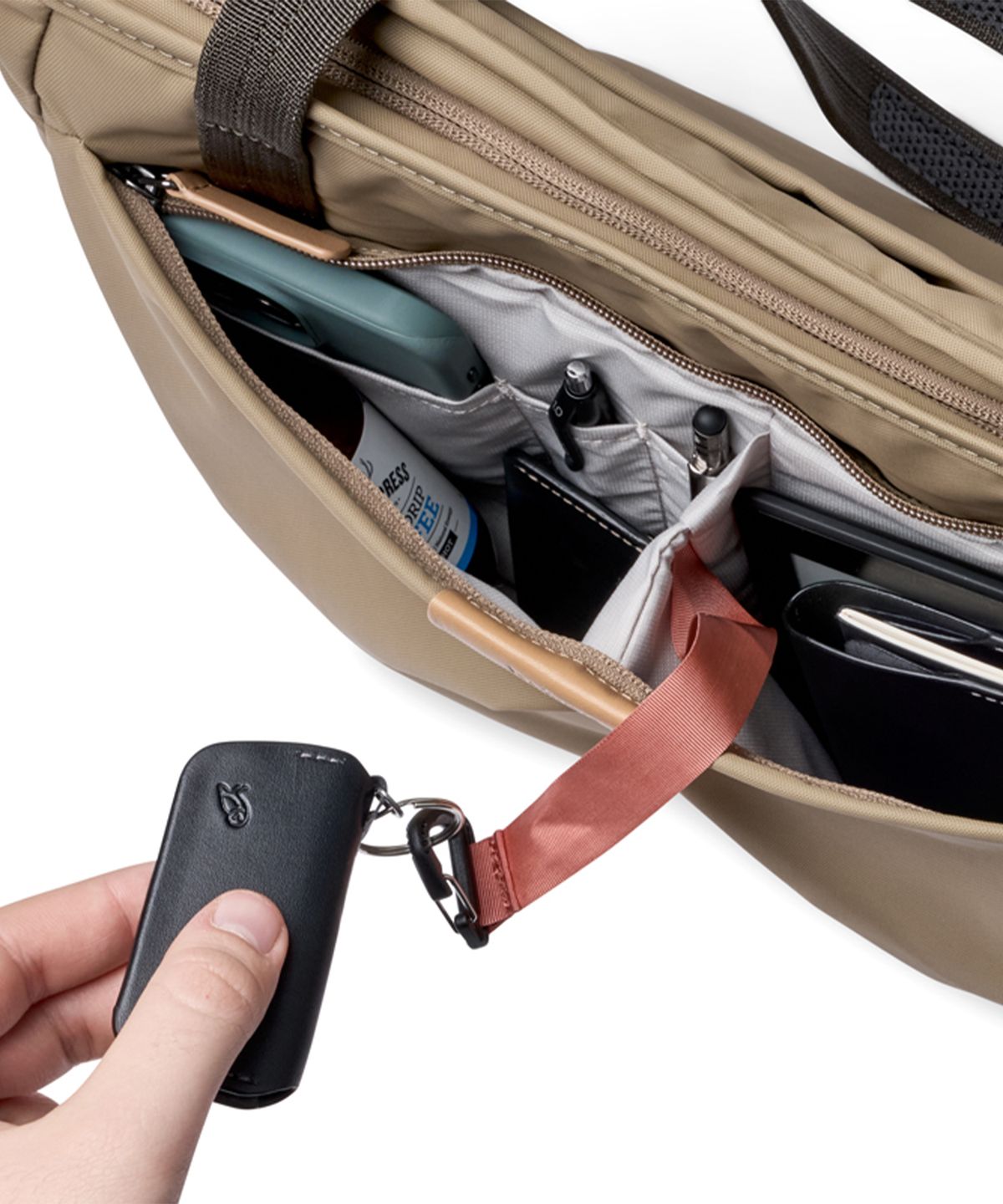 벨로이(BELLROY) 도쿄 원더 12L 토트백(BTAA-KAK-213) - 카키