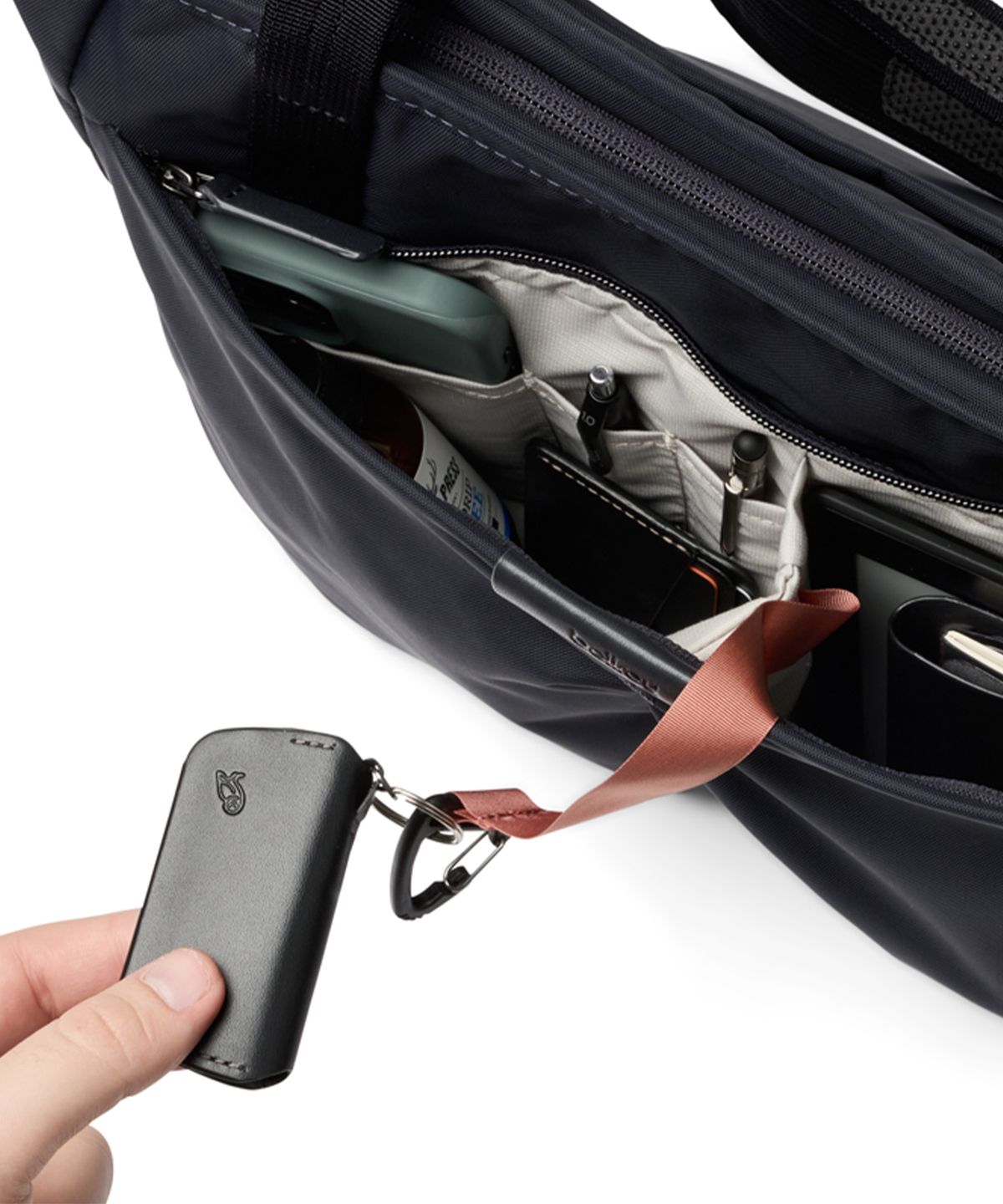 벨로이(BELLROY) 도쿄 원더 12L 토트백(BTAA-NAV-245) - 네이비