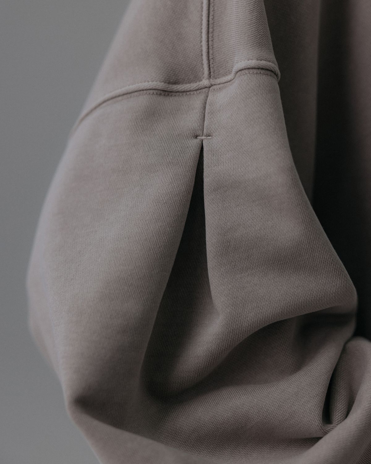 앵글런(ANGLAN) Valley Tuck Sweat Balloon Hoodie - Washed Beige