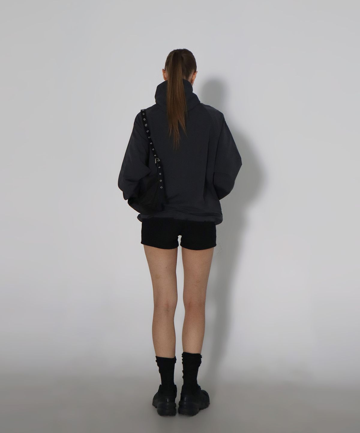 칙스(CHICKS) 데일리 윈드브레이커 차콜
