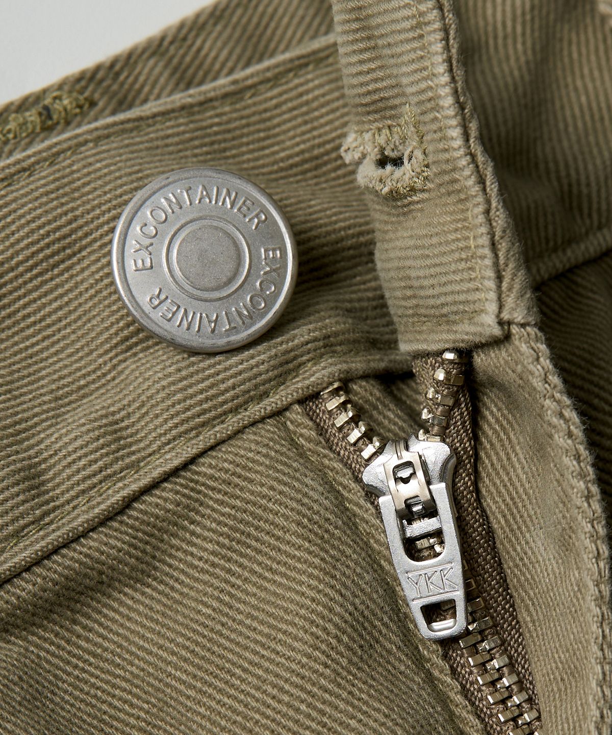 엑스컨테이너(EXCONTAINER) 유틸리티 다트 코튼 팬츠 (KHAKI BEIGE)