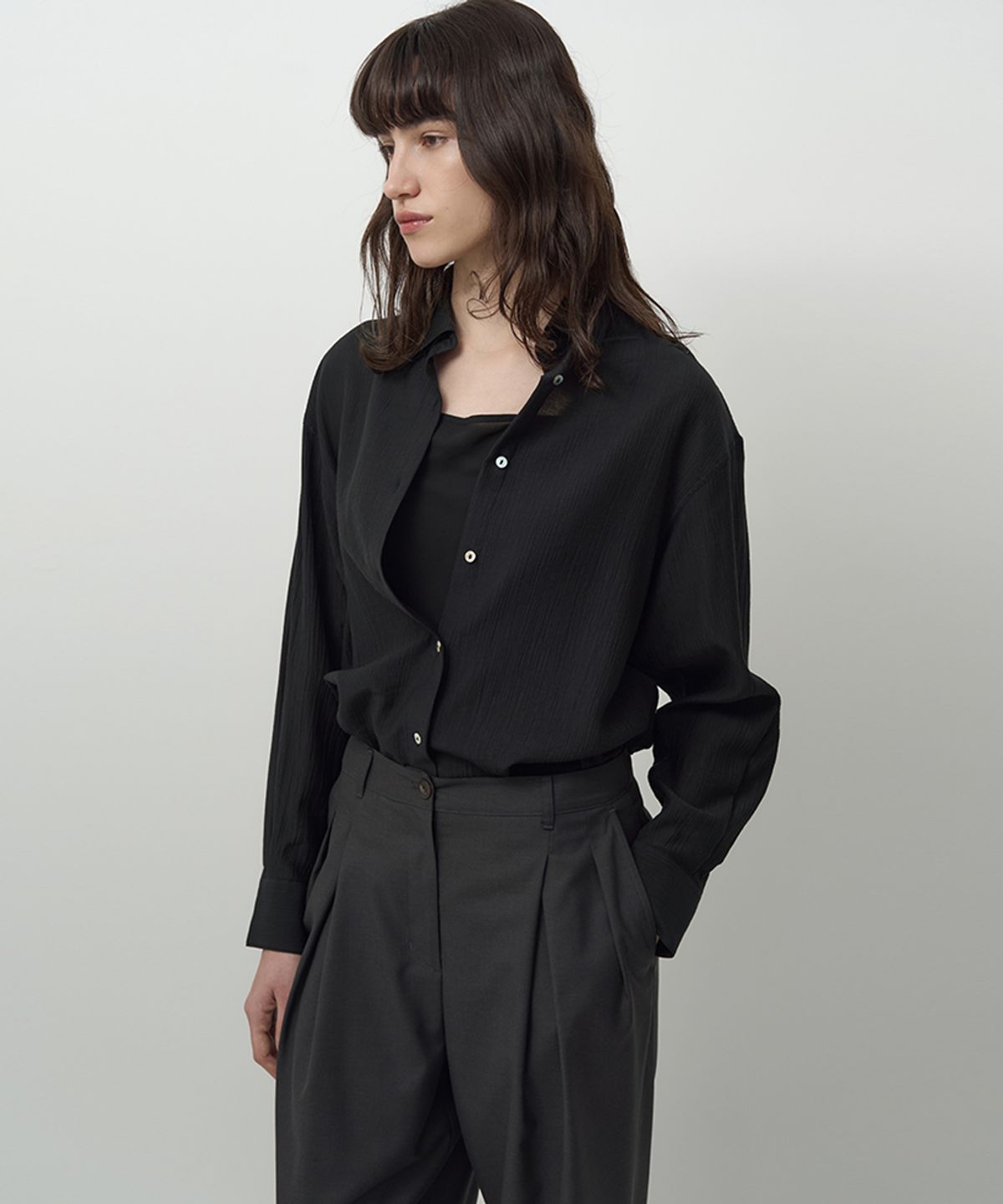 러프사이드 화이트라벨(ROUGH SIDE WHITE LABEL) Wrinkle Shirt Crow