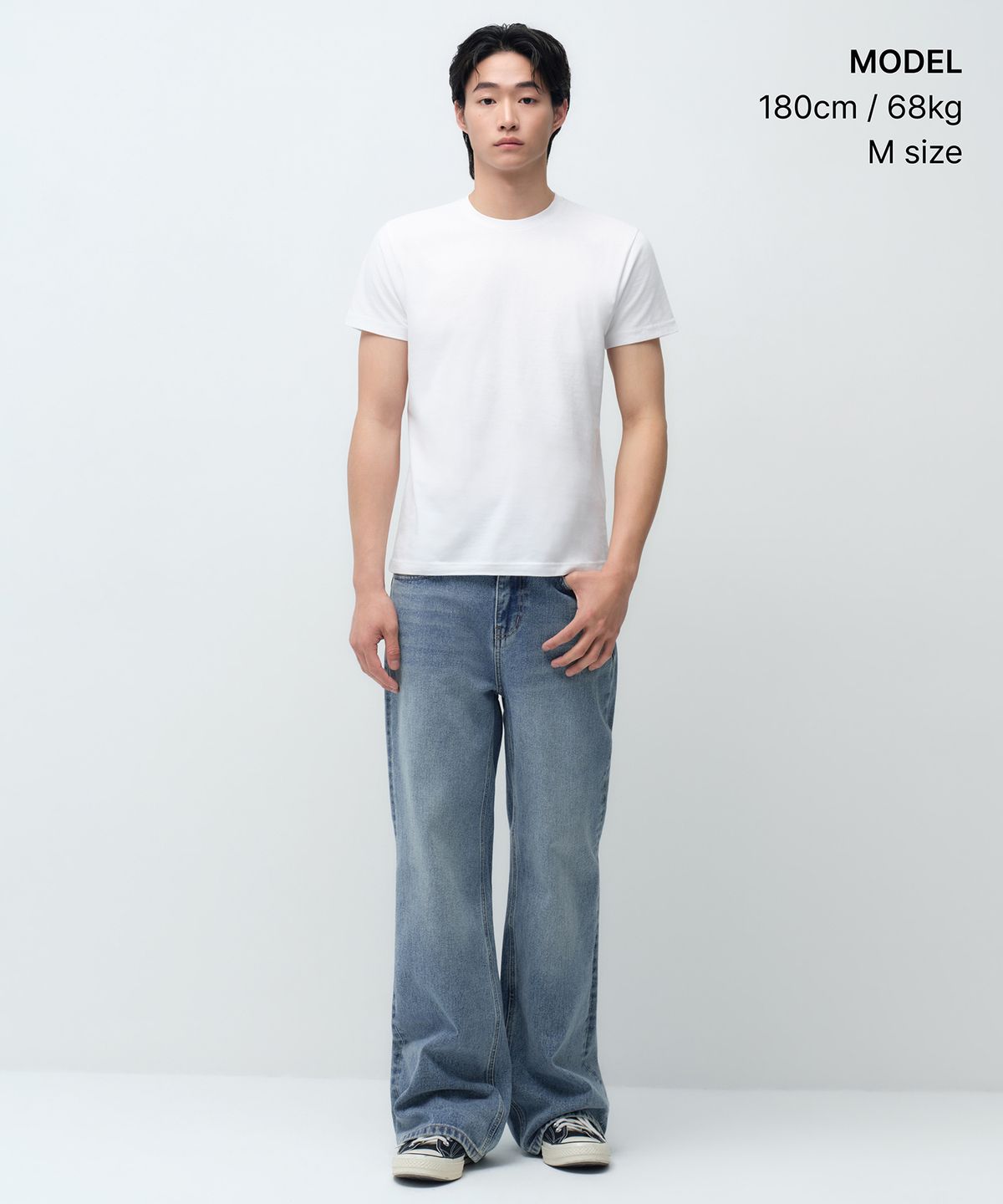 무신사 스탠다드(MUSINSA STANDARD) 슬림 크루 넥 티셔츠 [화이트]