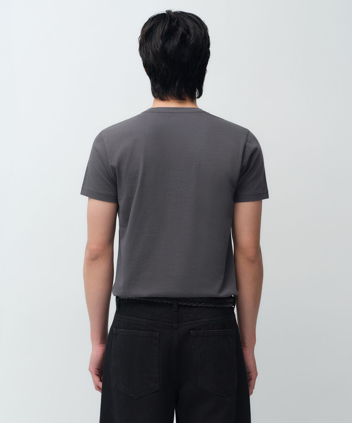 무신사 스탠다드(MUSINSA STANDARD) 슬림 크루 넥 티셔츠 [건메탈]