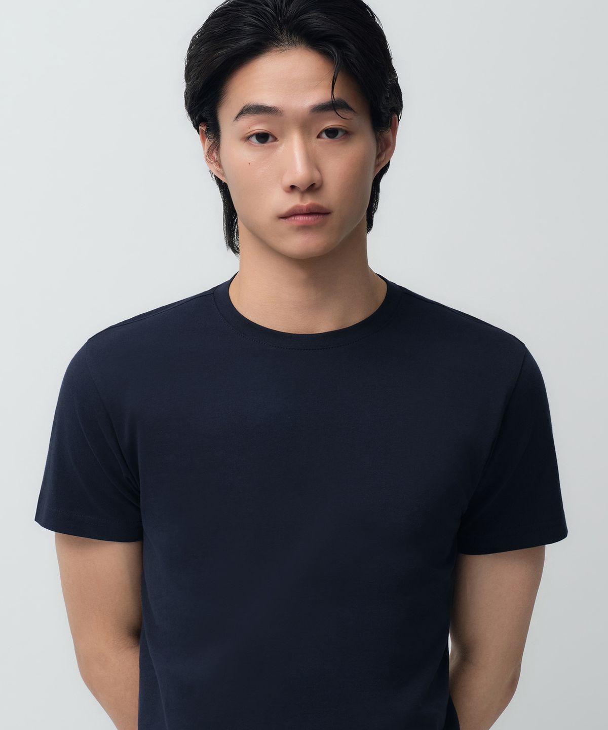 무신사 스탠다드(MUSINSA STANDARD) 슬림 크루 넥 티셔츠 [다크 네이비]