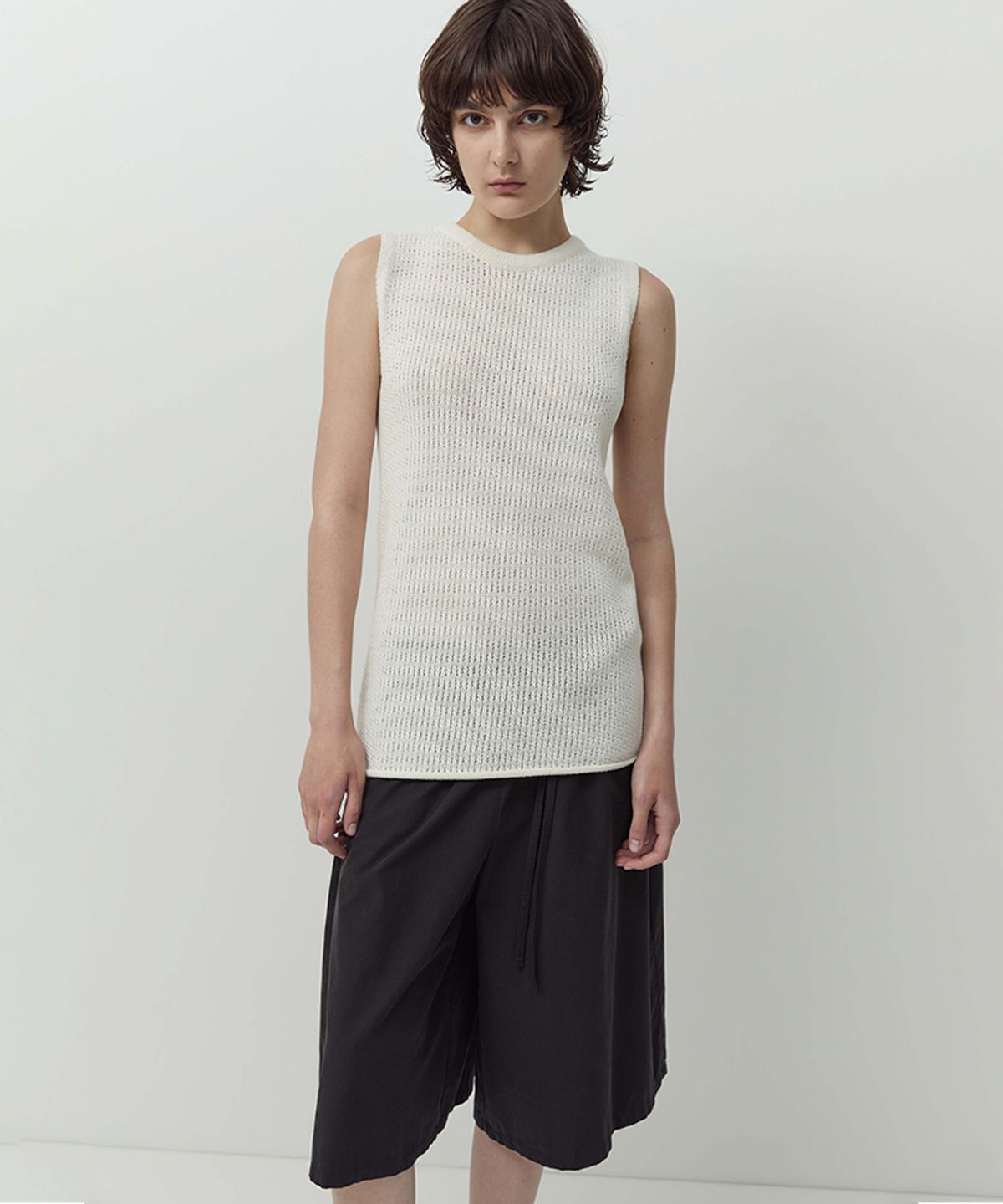러프사이드 화이트라벨(ROUGH SIDE WHITE LABEL) Crochet Knit Sleeveless Ivory
