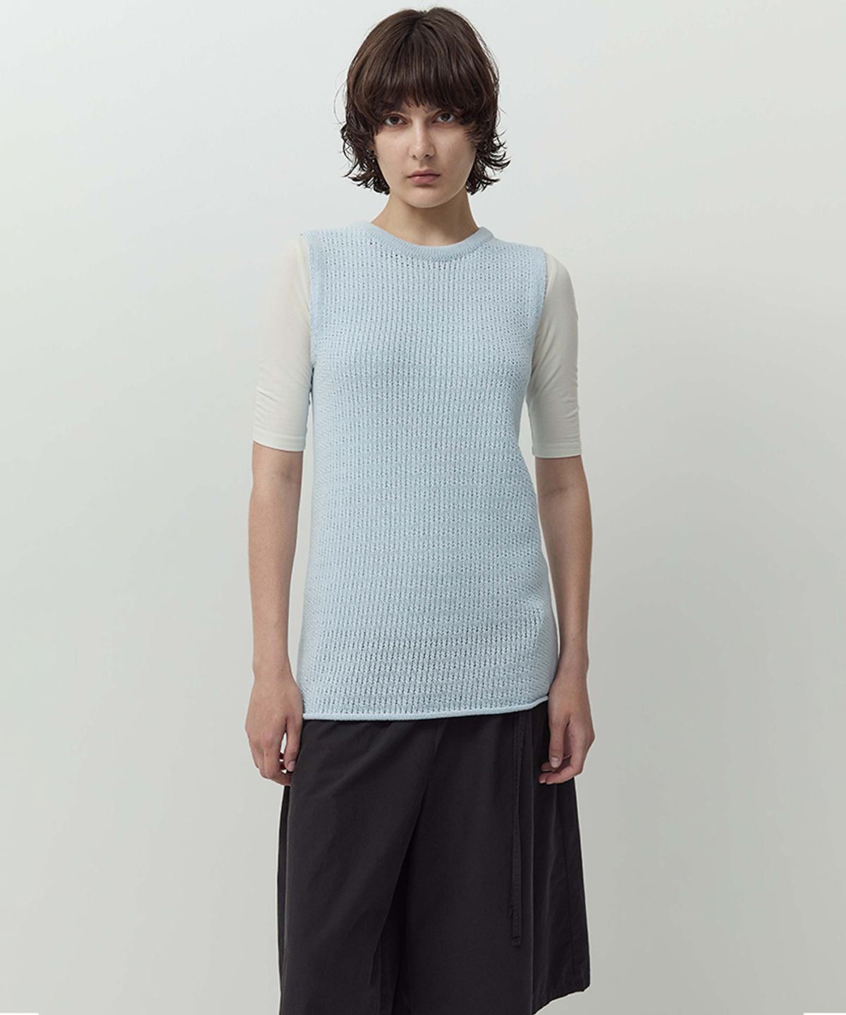러프사이드 화이트라벨(ROUGH SIDE WHITE LABEL) Crochet Knit Sleeveless Sky Blue