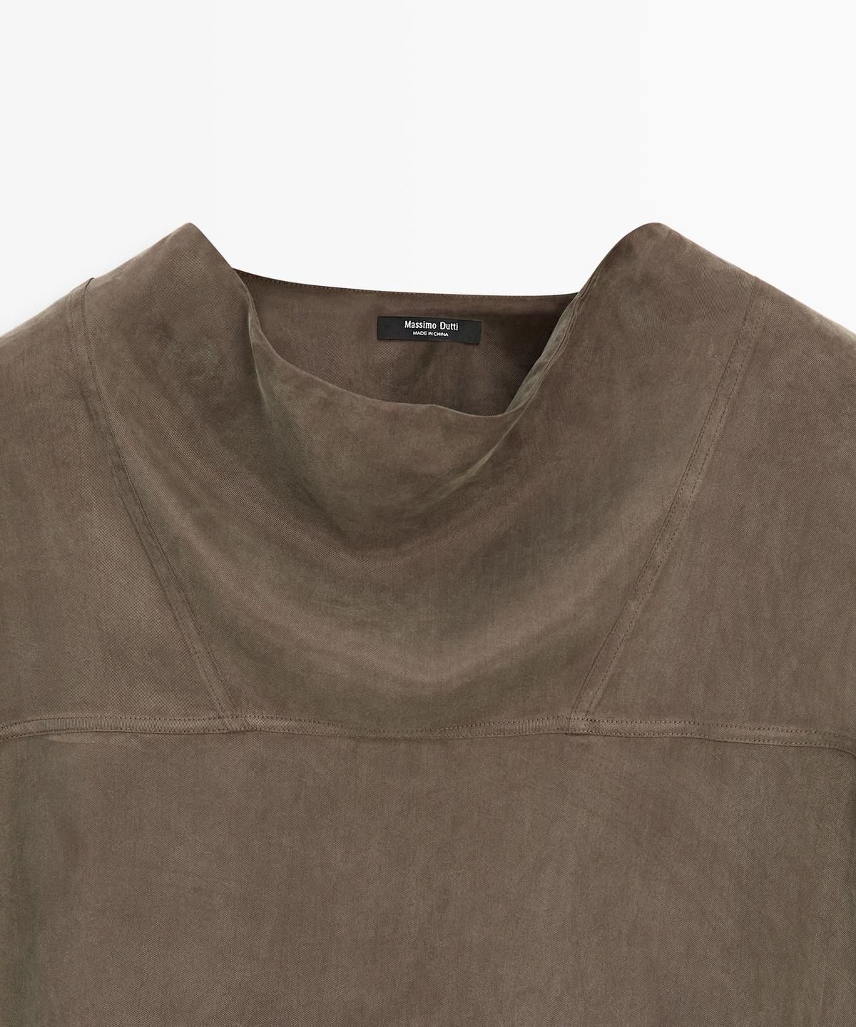 마시모두띠(MASSIMO DUTTI) 드레이프 디테일 플루이드 셔츠