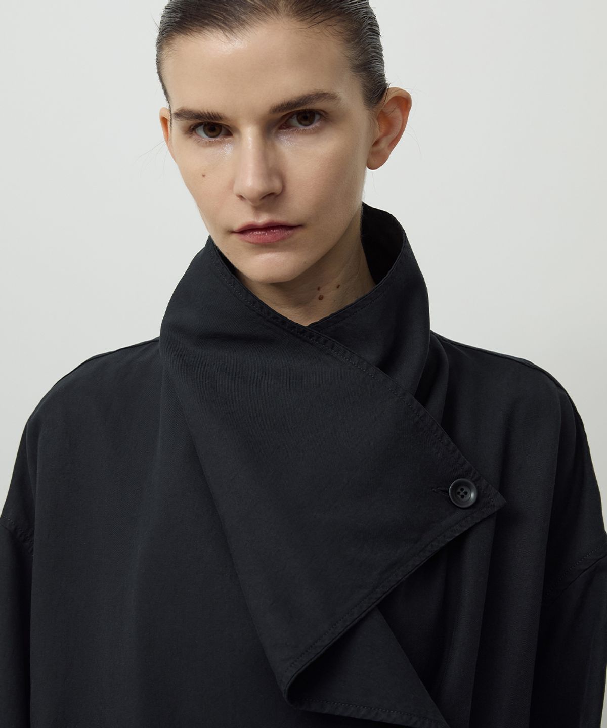 러프사이드 화이트라벨(ROUGH SIDE WHITE LABEL) Drape Coat Dark Navy