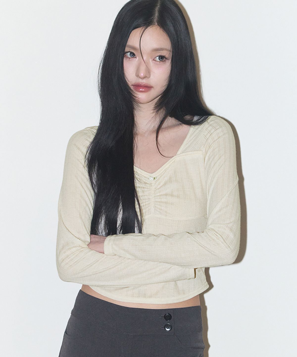 일리고(ILLIGO) 로즈 셔링 롱슬리브 크림