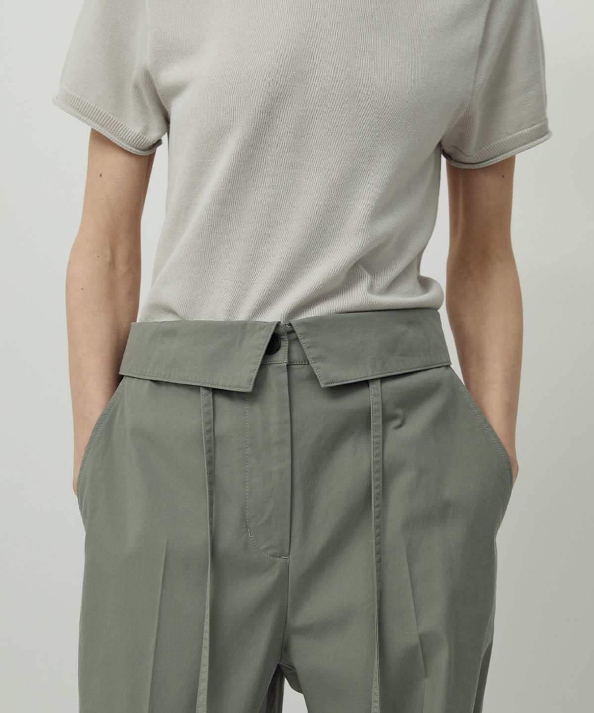 러프사이드 화이트라벨(ROUGH SIDE WHITE LABEL) Flap Waist Pants Light Olive