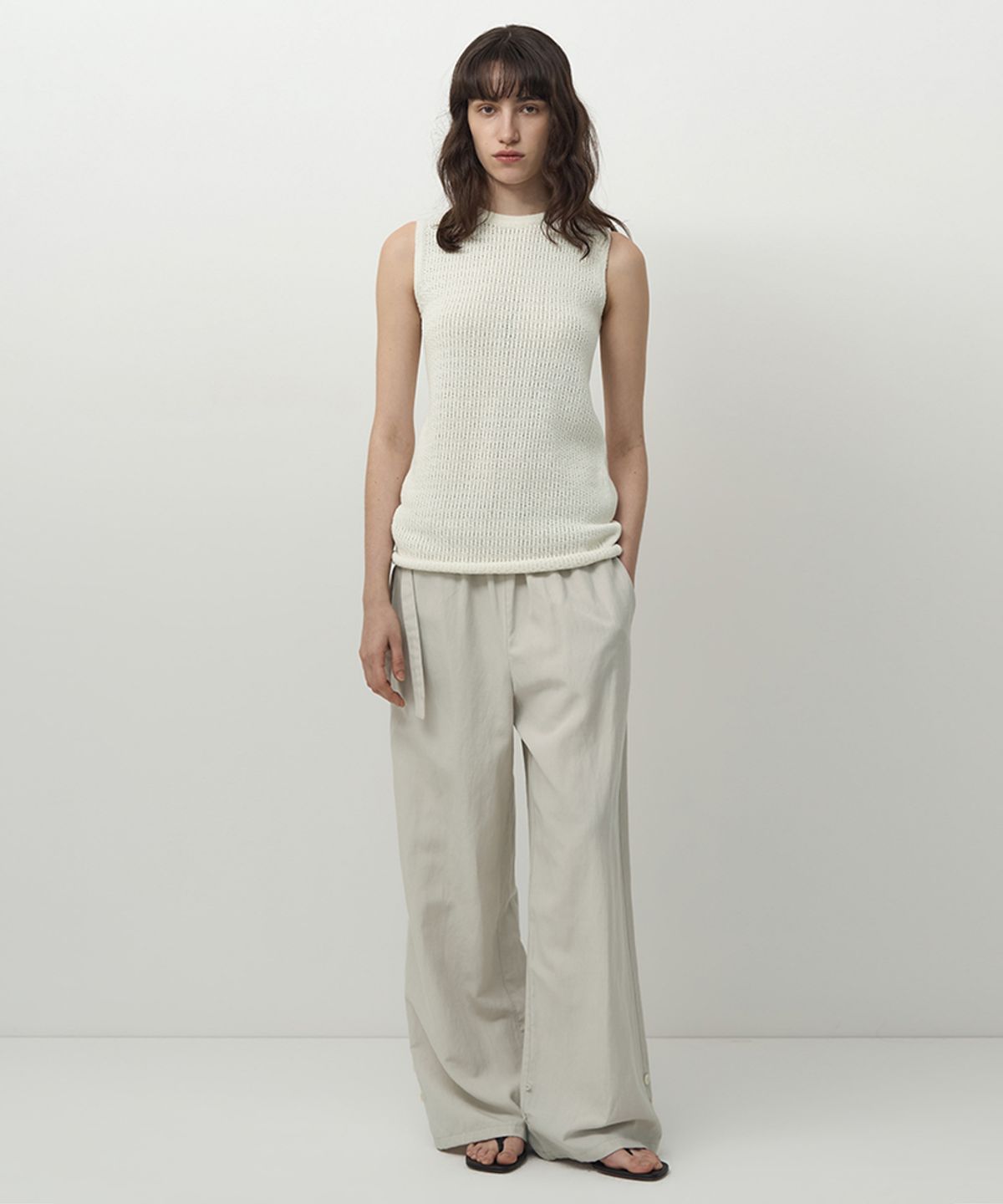 러프사이드 화이트라벨(ROUGH SIDE WHITE LABEL) Belted Curtain Pants Oyster