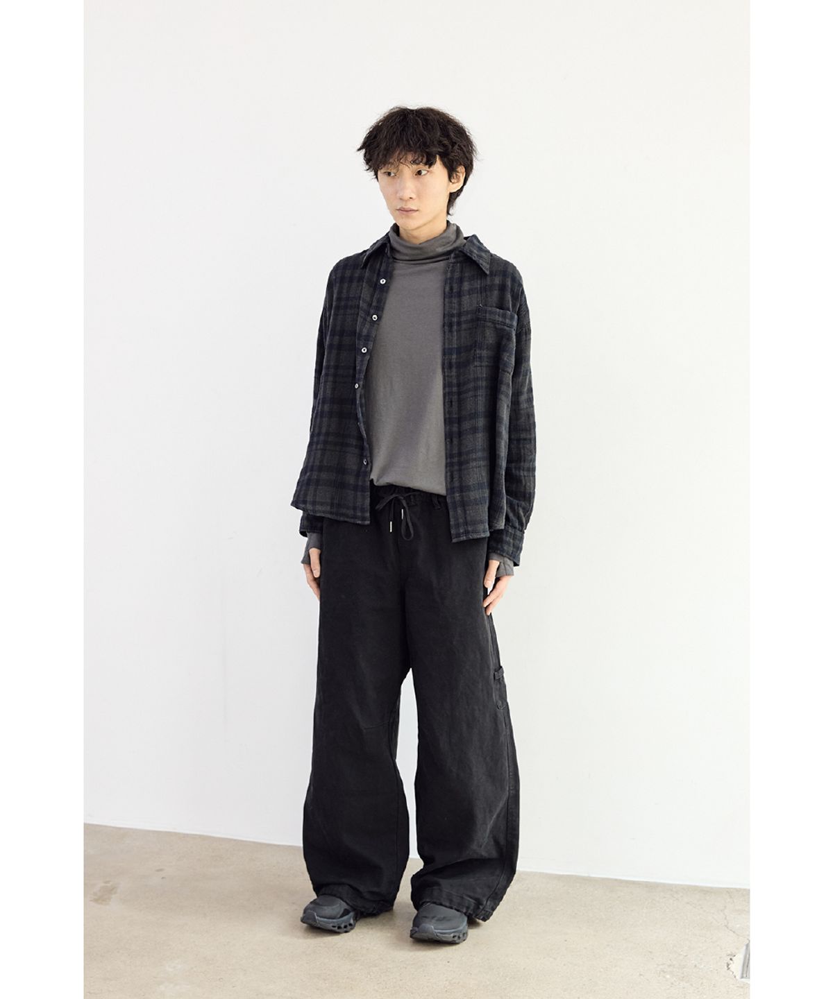 해칭룸(HATCHINGROOM) Over Duck Pants Washed Black