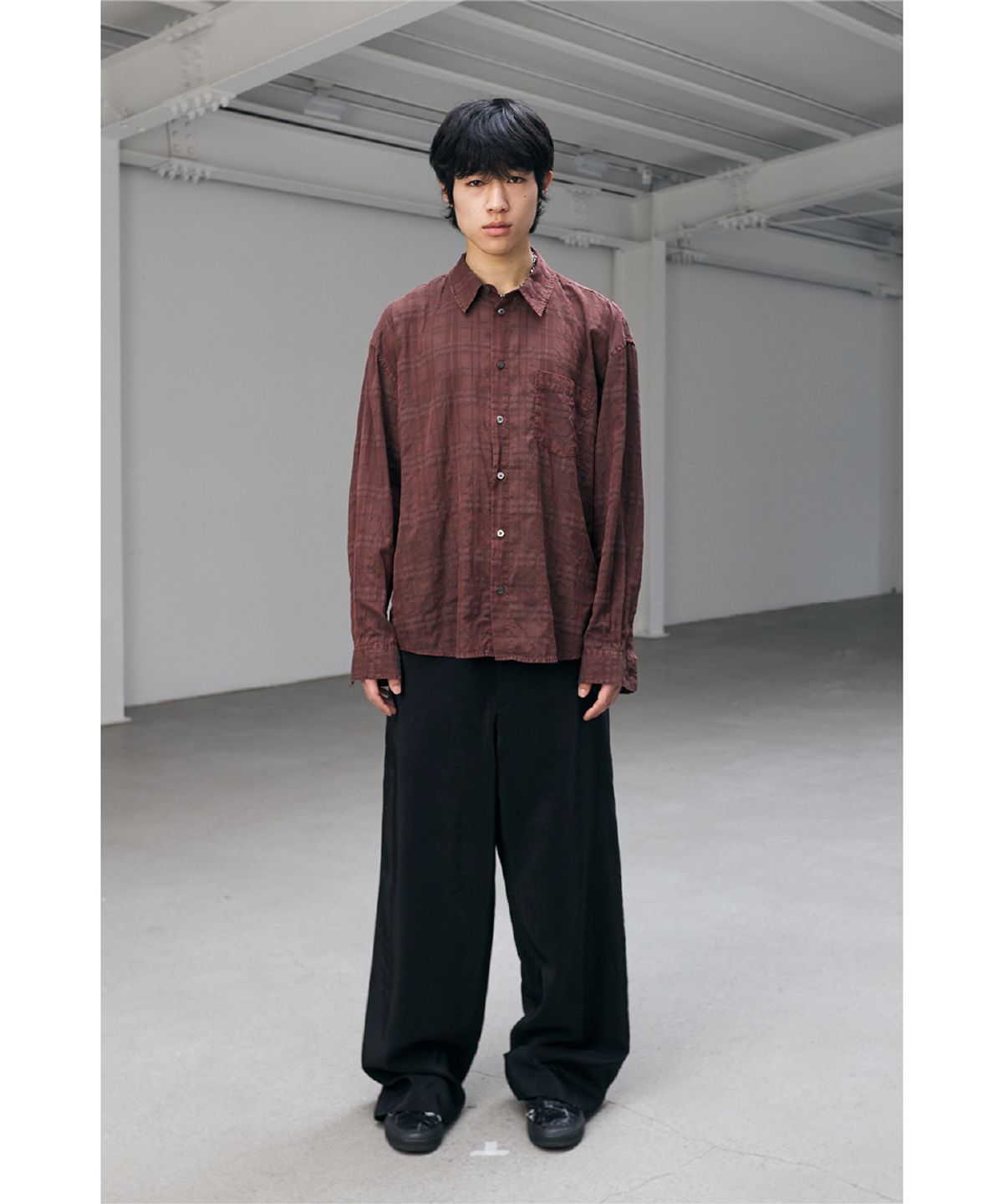 해칭룸(HATCHINGROOM) Regular Trousers Viscose Black