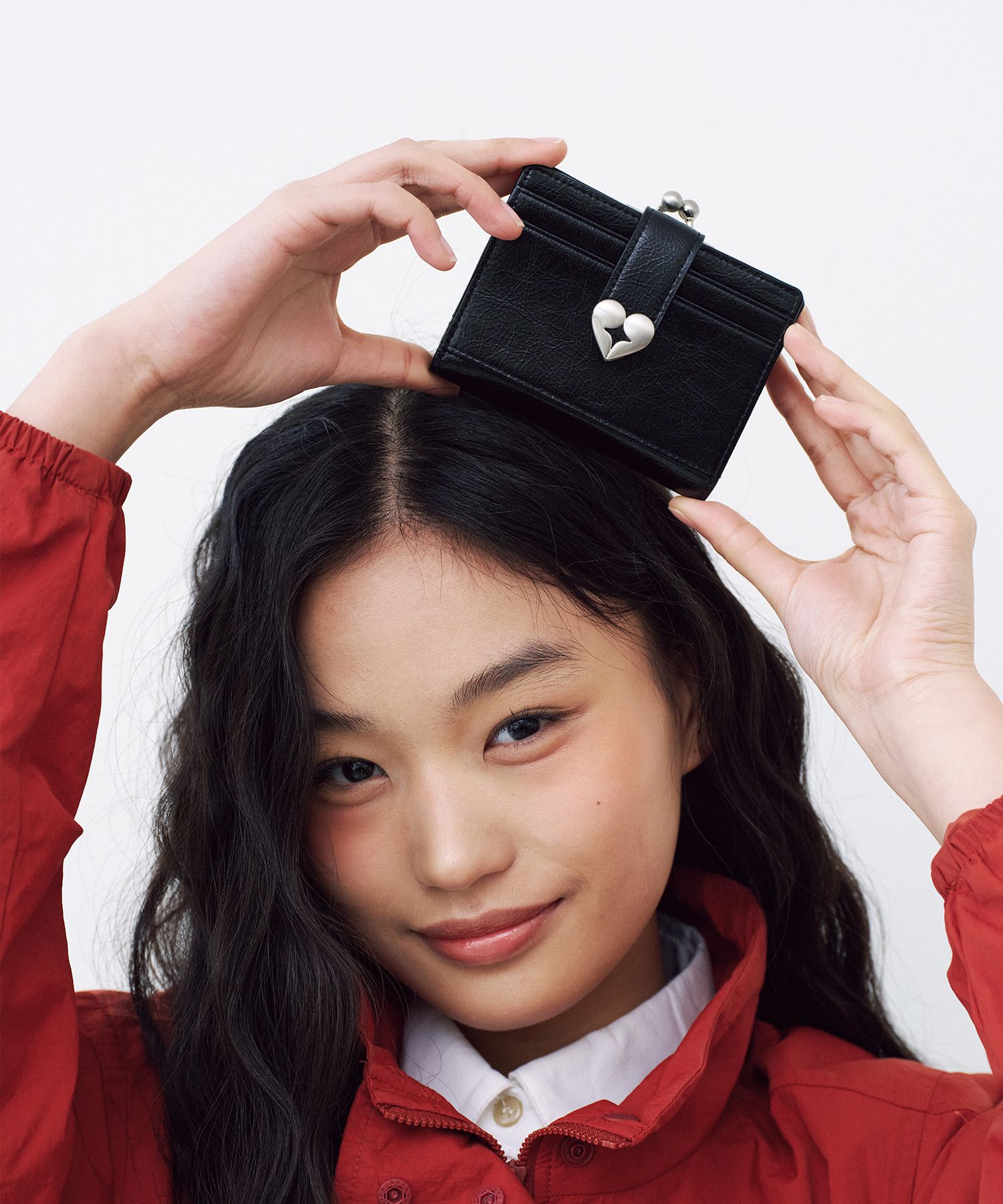CRIME HEARTS ブラックビキニ 収納袋付き MUSINSA公式 | fennec CRINKLE HEARTY FRAME BRIDGE WALLET - BLACK