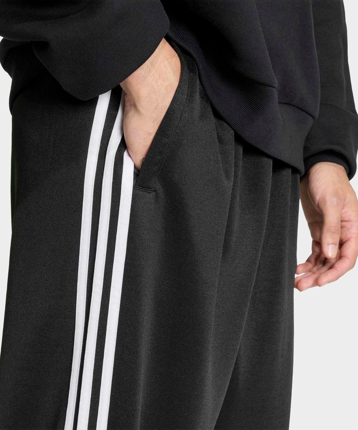아디다스(ADIDAS) 루스 트랙 팬츠 - 블랙:화이트 / KC8534