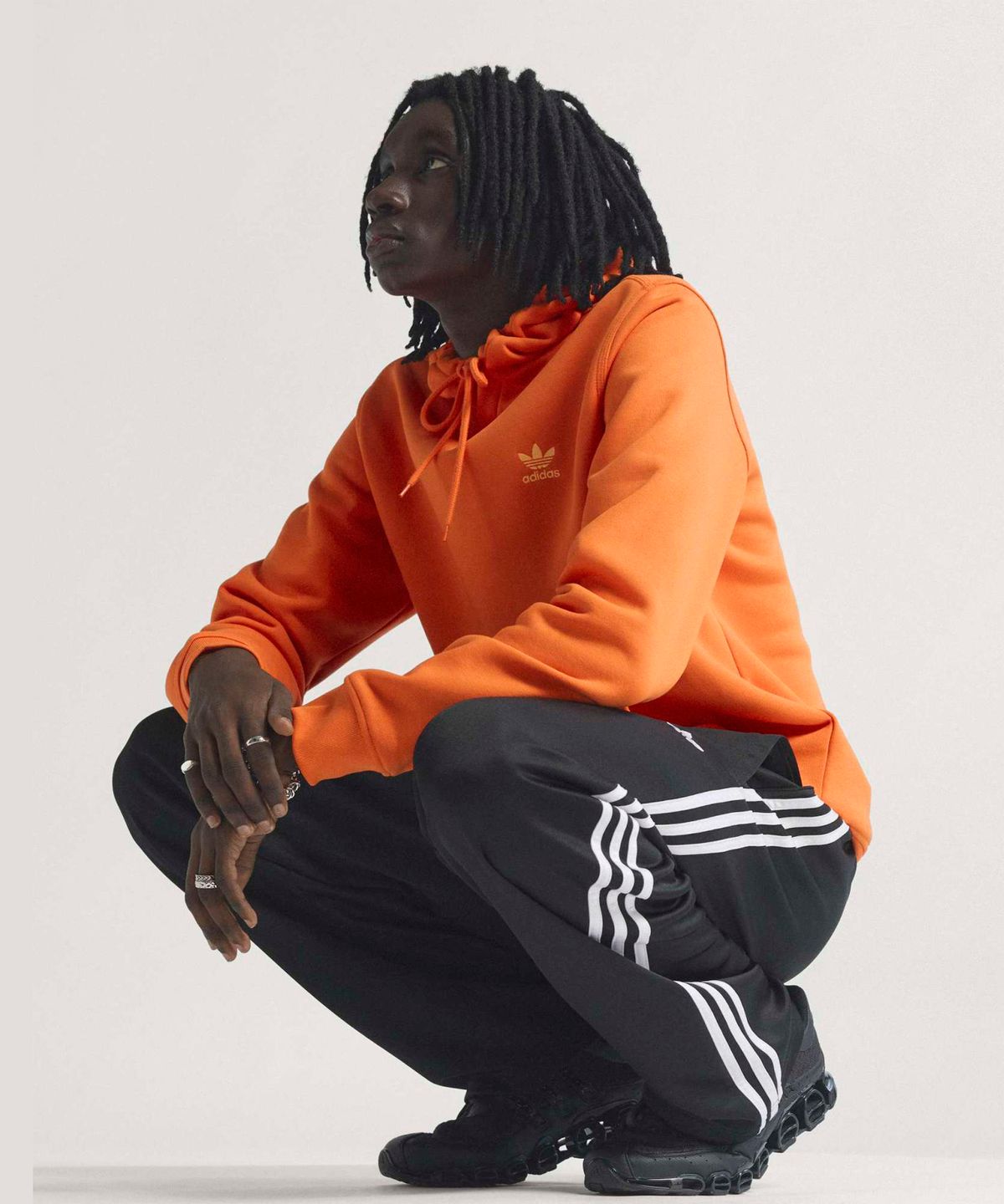 아디다스(ADIDAS) 루스 트랙 팬츠 - 블랙:화이트 / KC8534