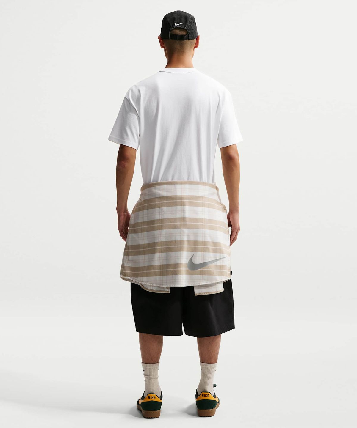 나이키(NIKE) 스포츠웨어 프리미엄 에센셜 티셔츠 M - 화이트 / IH1122-100