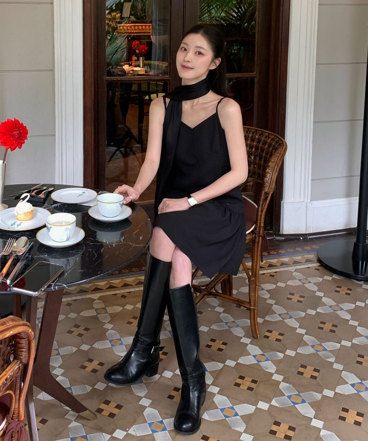 룩캐스트(LOOKAST) 루루 셔링 슬리브리스 드레스_블랙 / LULU SHIRRING SLEEVELESS DRESS_BLACK