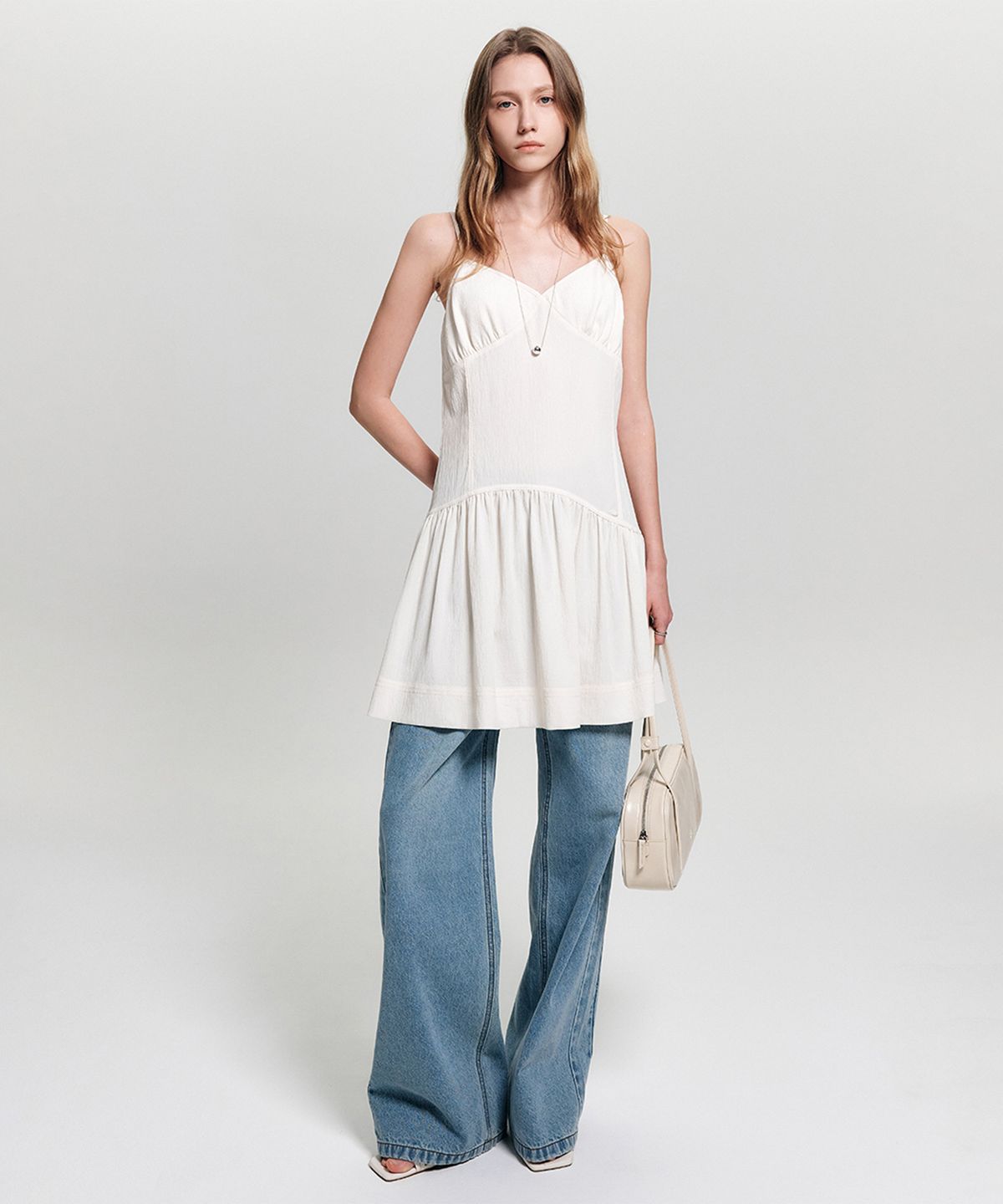 룩캐스트(LOOKAST) 루루 셔링 슬리브리스 드레스_아이보리 / LULU SHIRRING SLEEVELESS DRESS_IVORY