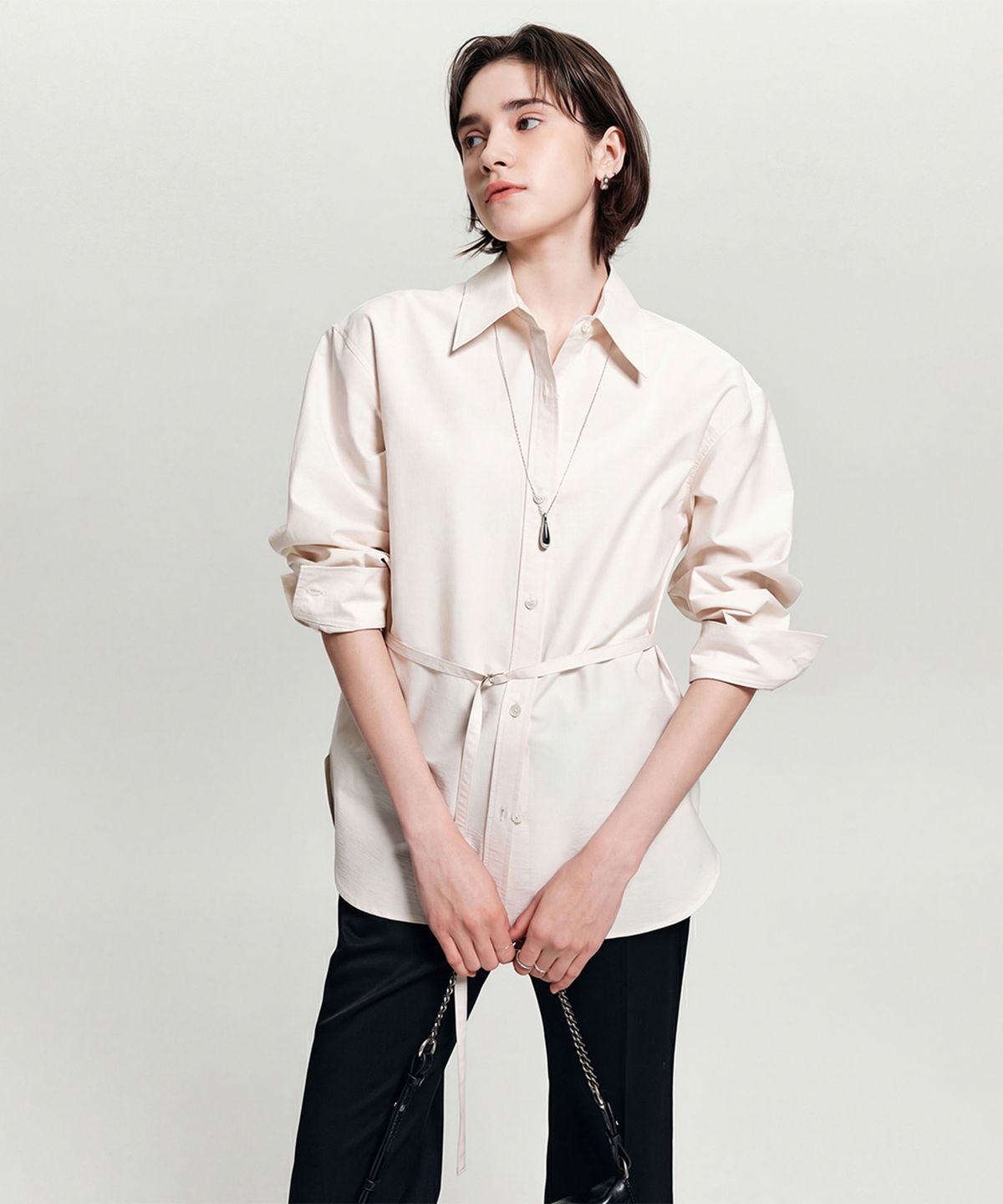 룩캐스트(LOOKAST) 세이지 스트랩 코튼 셔츠_아이보리 / SAGE STRAP COTTON SHIRT_IVORY