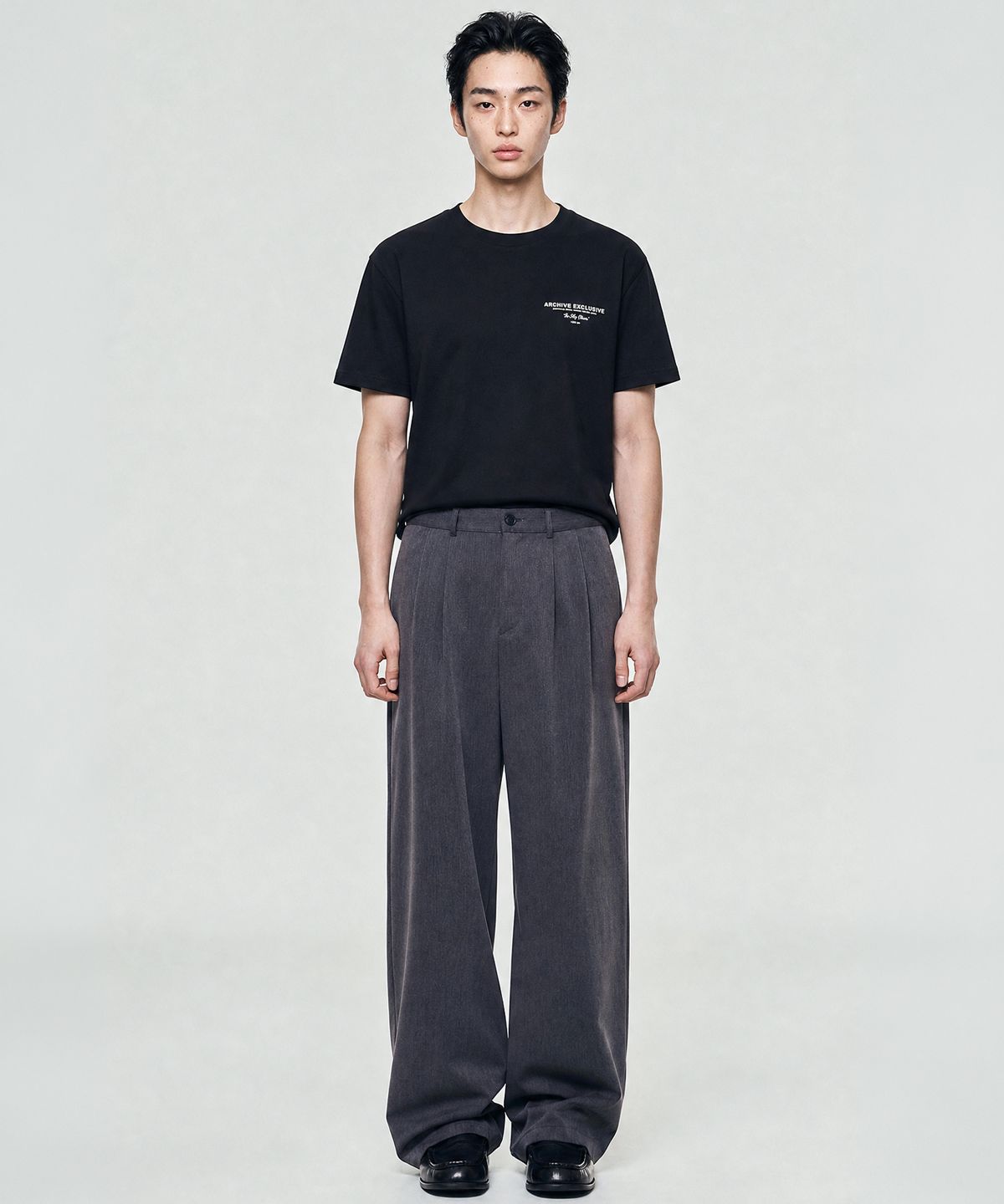 룩캐스트(LOOKAST) [UNISEX]아벨 아카이브 시그니처 티셔츠_블랙 / AVEL ARCHIVE SIGNATURE T-SHIRT_BLACK