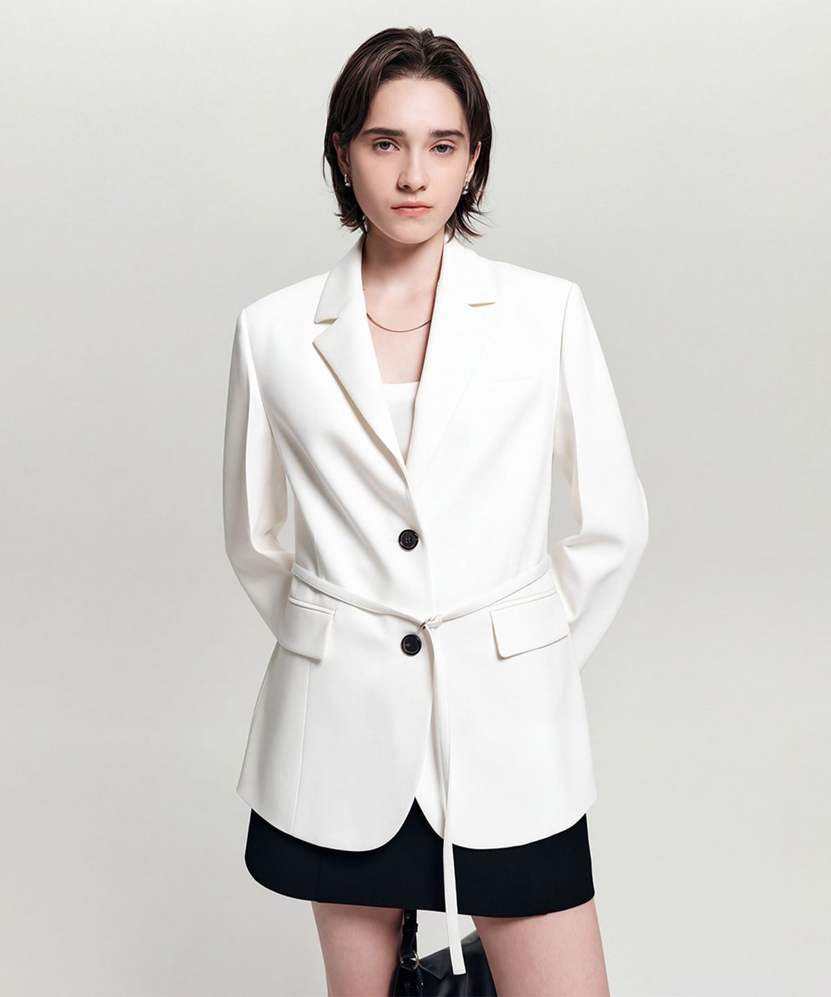 룩캐스트(LOOKAST) 엠마 벨티드 슬림 자켓_아이보리 / EMMA BELTED SLIM JACKET_IVORY