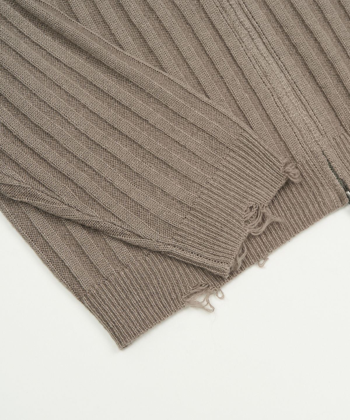 엑스컨테이너(EXCONTAINER) 디스트레스드 라운드넥 집업 크롭 가디건 (ASH BEIGE)