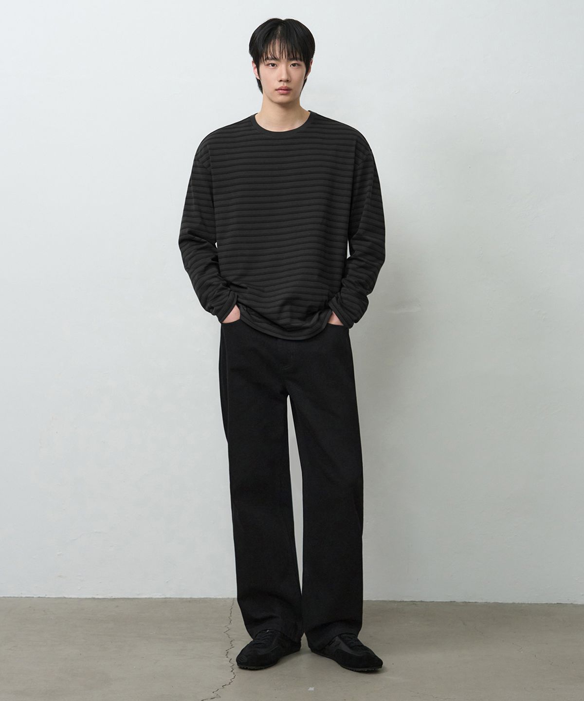드로우핏(DRAW FIT) 콘트라스트 멀티 스트라이프 롱 슬리브 [CHARCOAL]