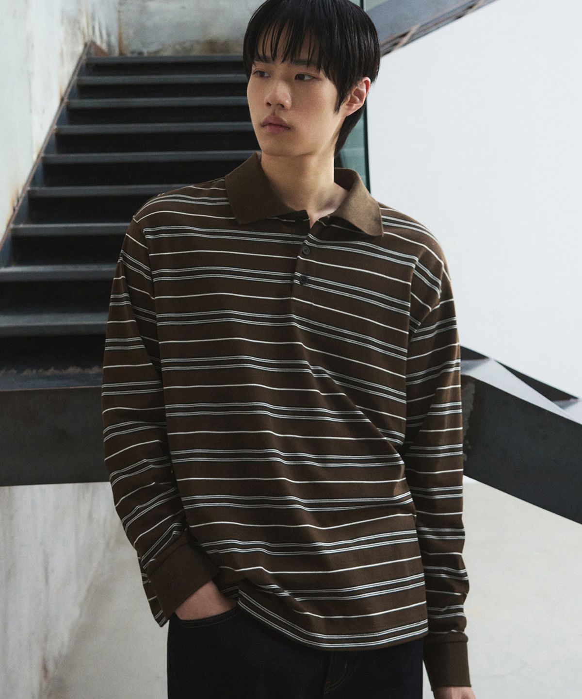 드로우핏(DRAW FIT) 멀티 스트라이프 브로드 피케 티셔츠 [DARK BROWN]