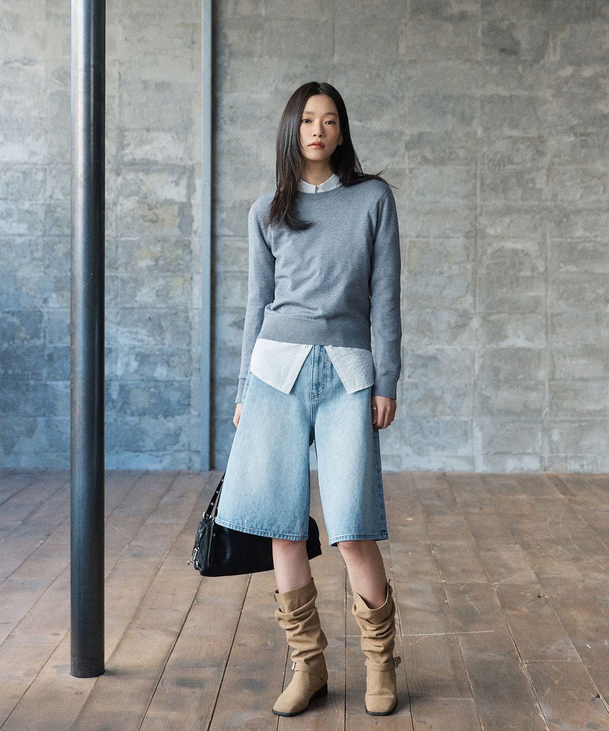 미쏘(MIXXO) 오버핏 스트라이프 셔츠_MIWYWG330A