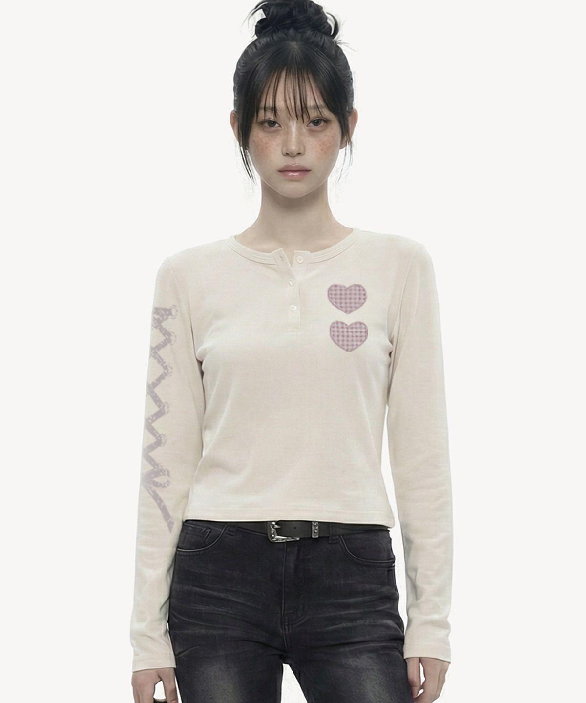 그레이버(GRAVER) [UNISEX]DOLLS - M 헨리넥 롱슬리브 티셔츠_2color