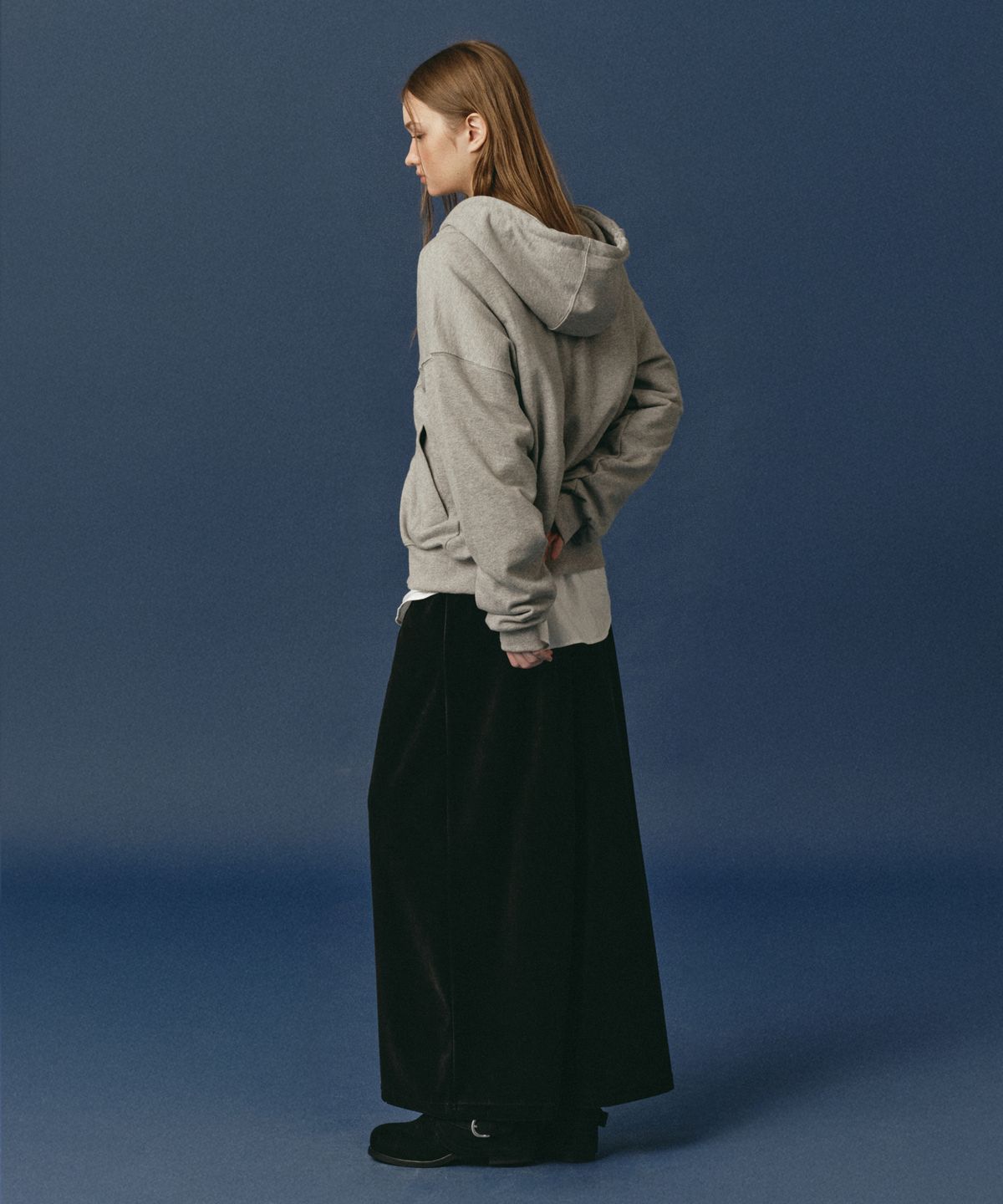 로시로우(LOSSYROW) Velvet Straight Long Skirt Black