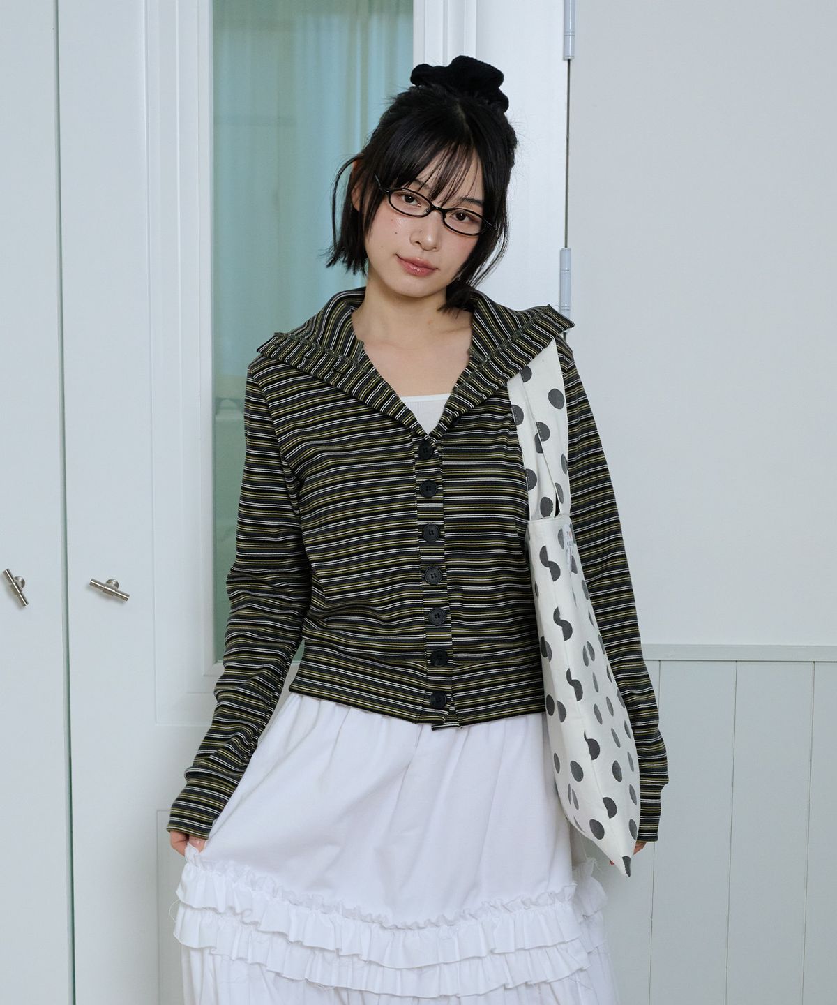 잇자바이브(ITZAVIBE) STRIPED HIGH NECK BUTTON CARDIGAN - OLIVE
