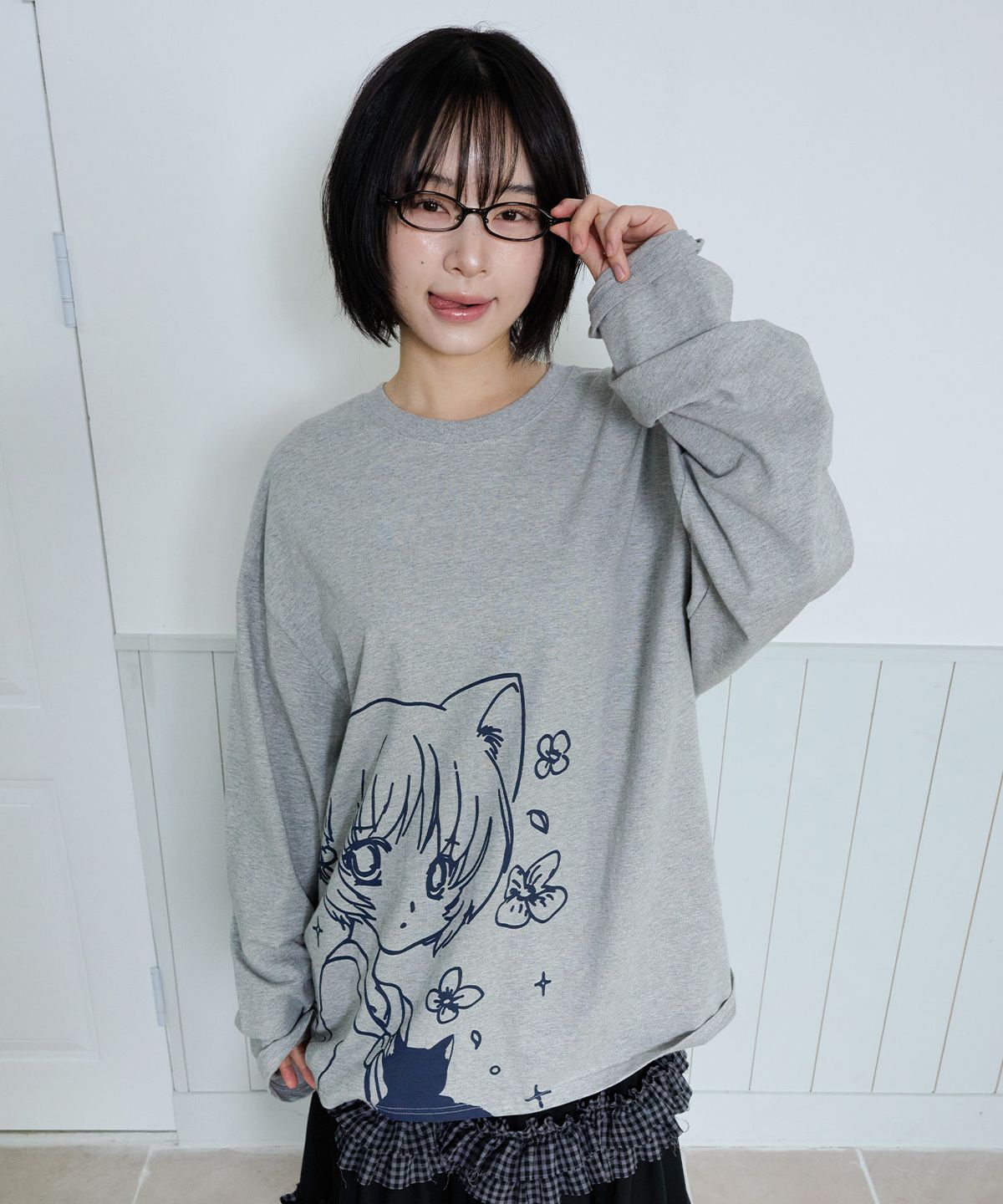 잇자바이브(ITZAVIBE) CAT GIRL & FLOWER LONG SLEEVE - GRAY