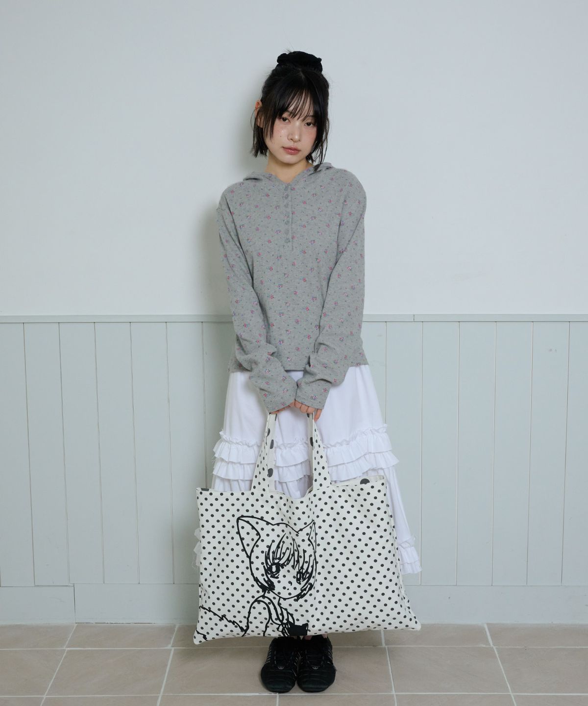 잇자바이브(ITZAVIBE) FLOWER WAFFLE BUTTON HOODIE - GRAY
