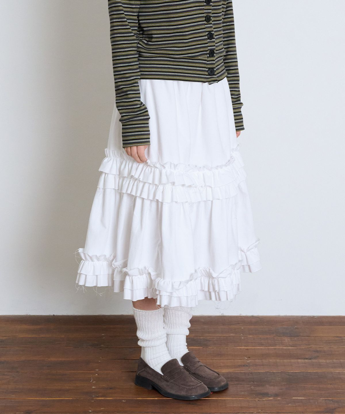 잇자바이브(ITZAVIBE) RUFFLE POINT SKIRT - WHITE