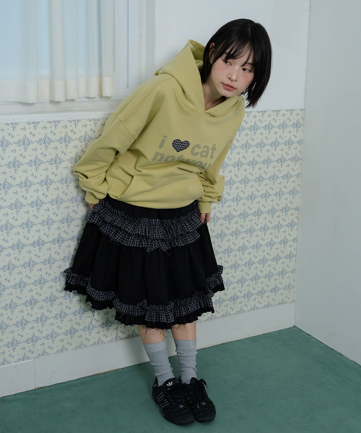 잇자바이브(ITZAVIBE) RUFFLE POINT SKIRT - BLACK