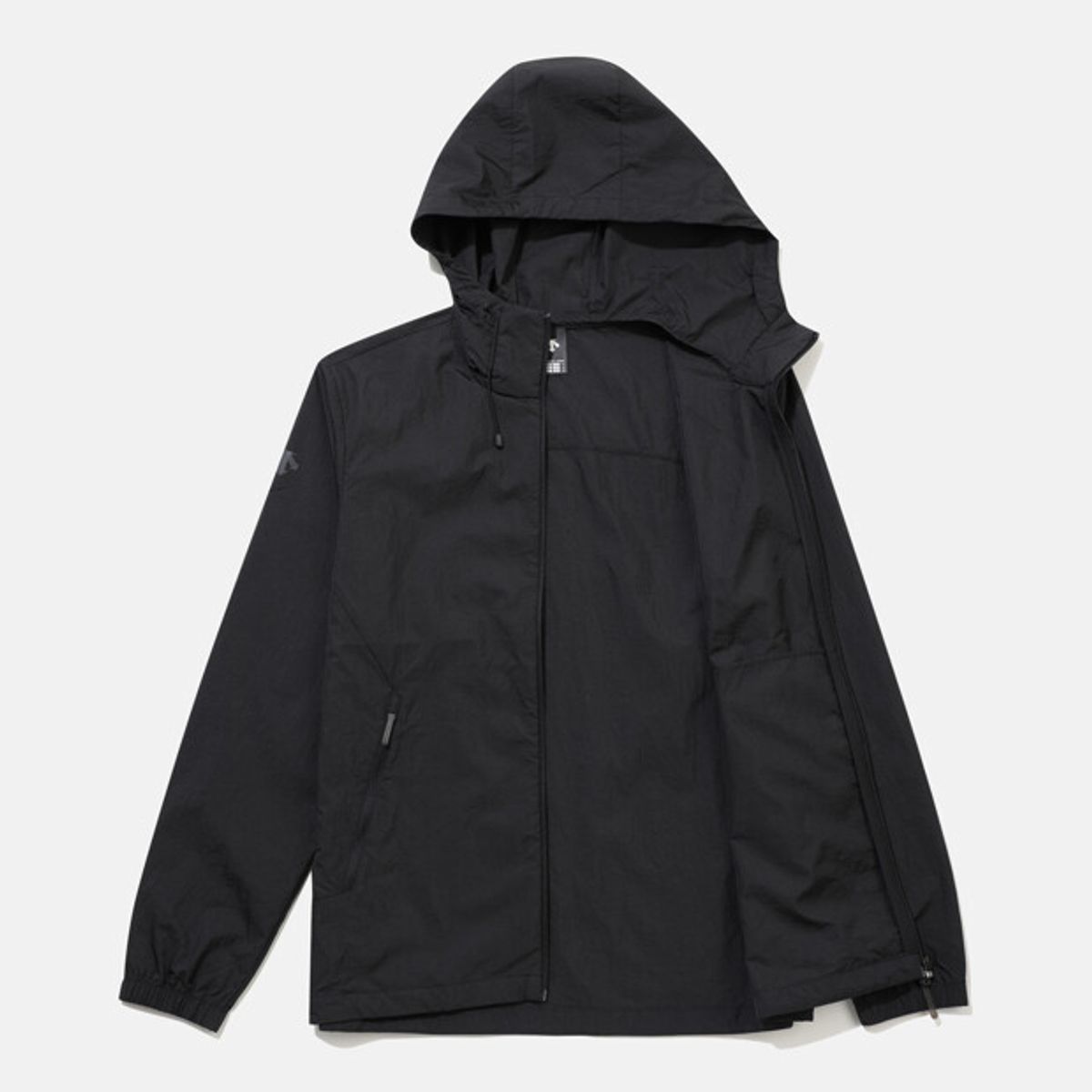 데상트(DESCENTE) 듀얼리스 패커블 후드형 바람막이 자켓 블랙 SR121DWB21