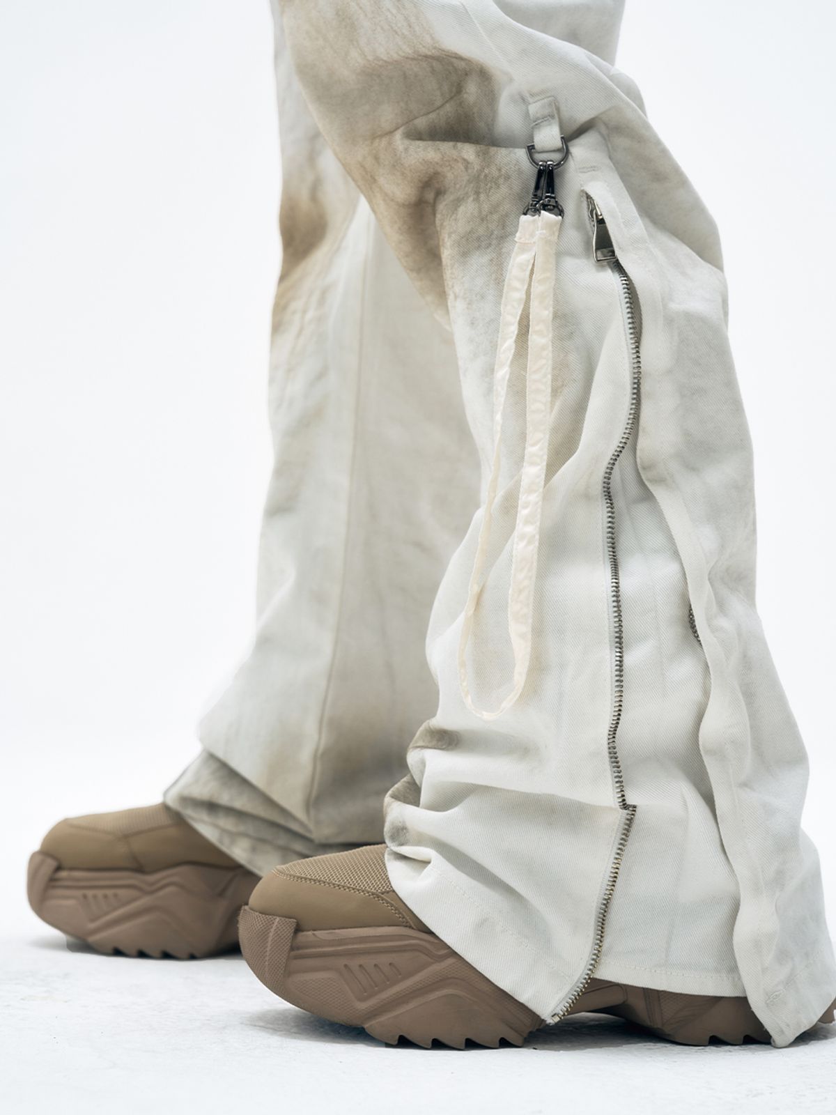 와이이이엘(YEEL) DIRTY WASHED ZIPPER PANTS WHITE