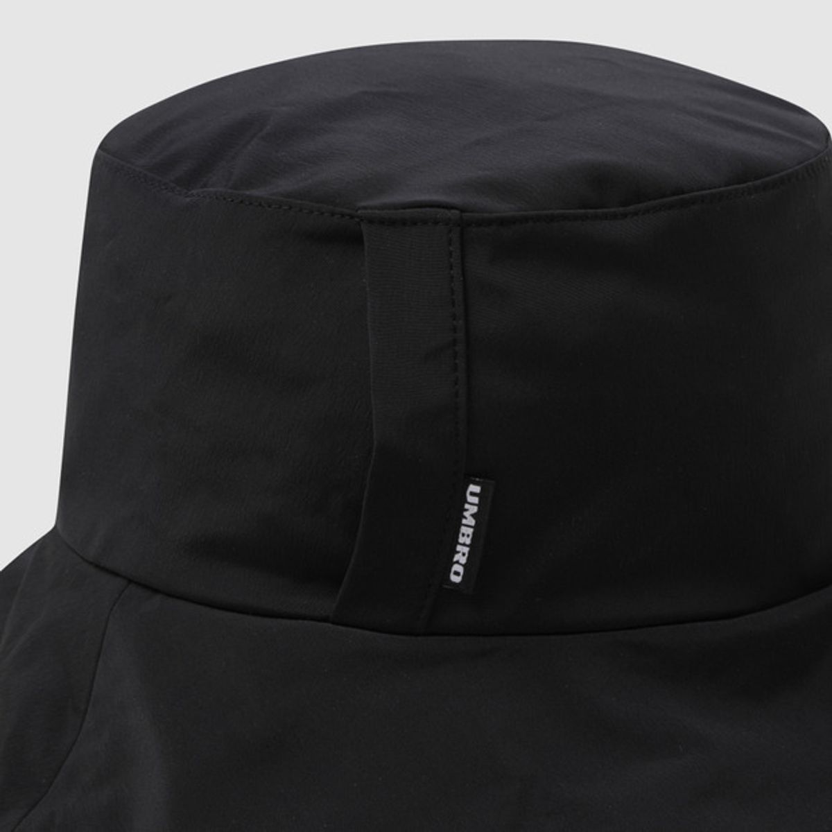 엄브로(UMBRO) 에센셜 스트레치 와이드 버킷햇 블랙 UR123CHT32