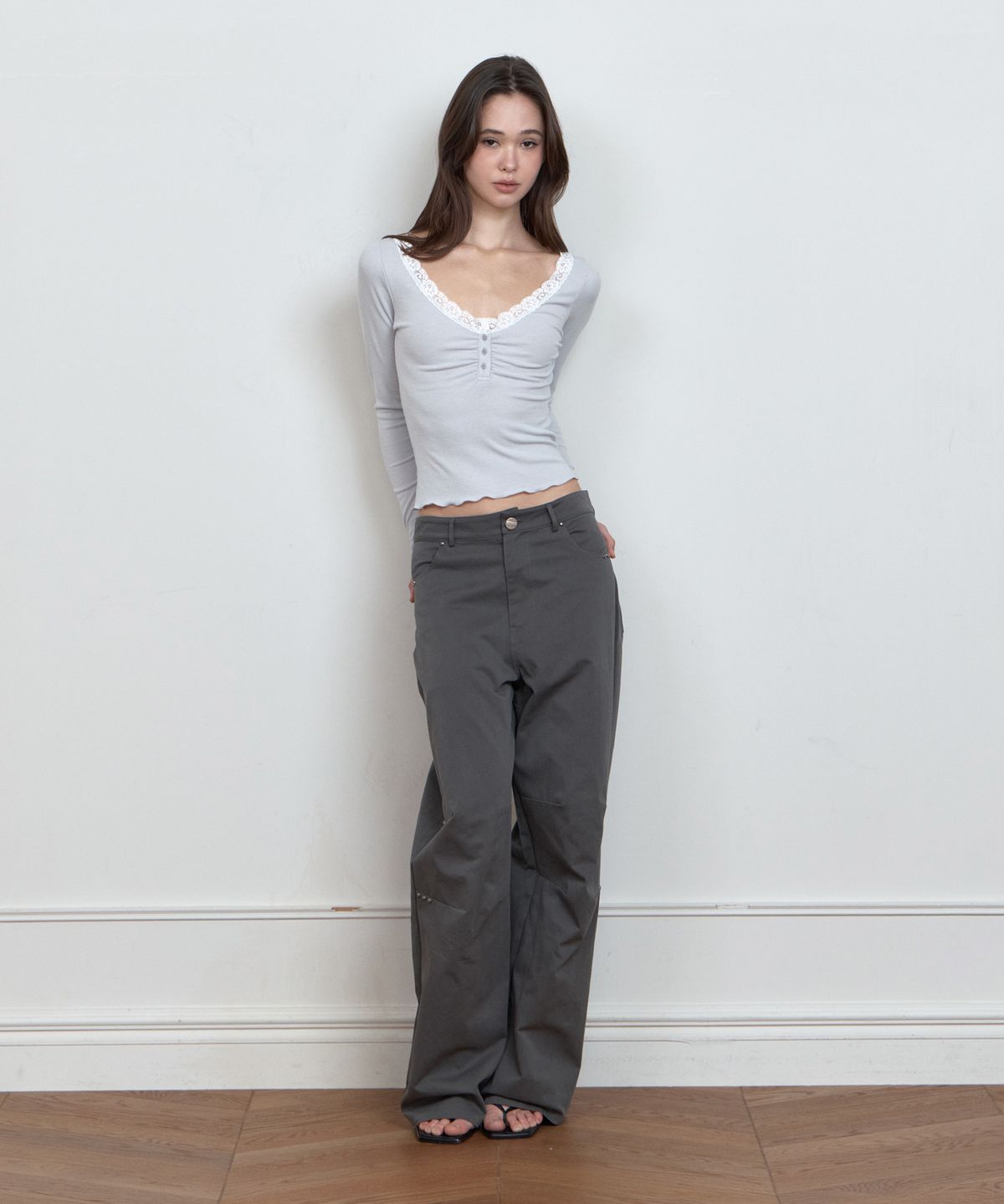 큐리티(CURETTY) C STUDDED WIDE CHINO PANTS_CHARCOAL