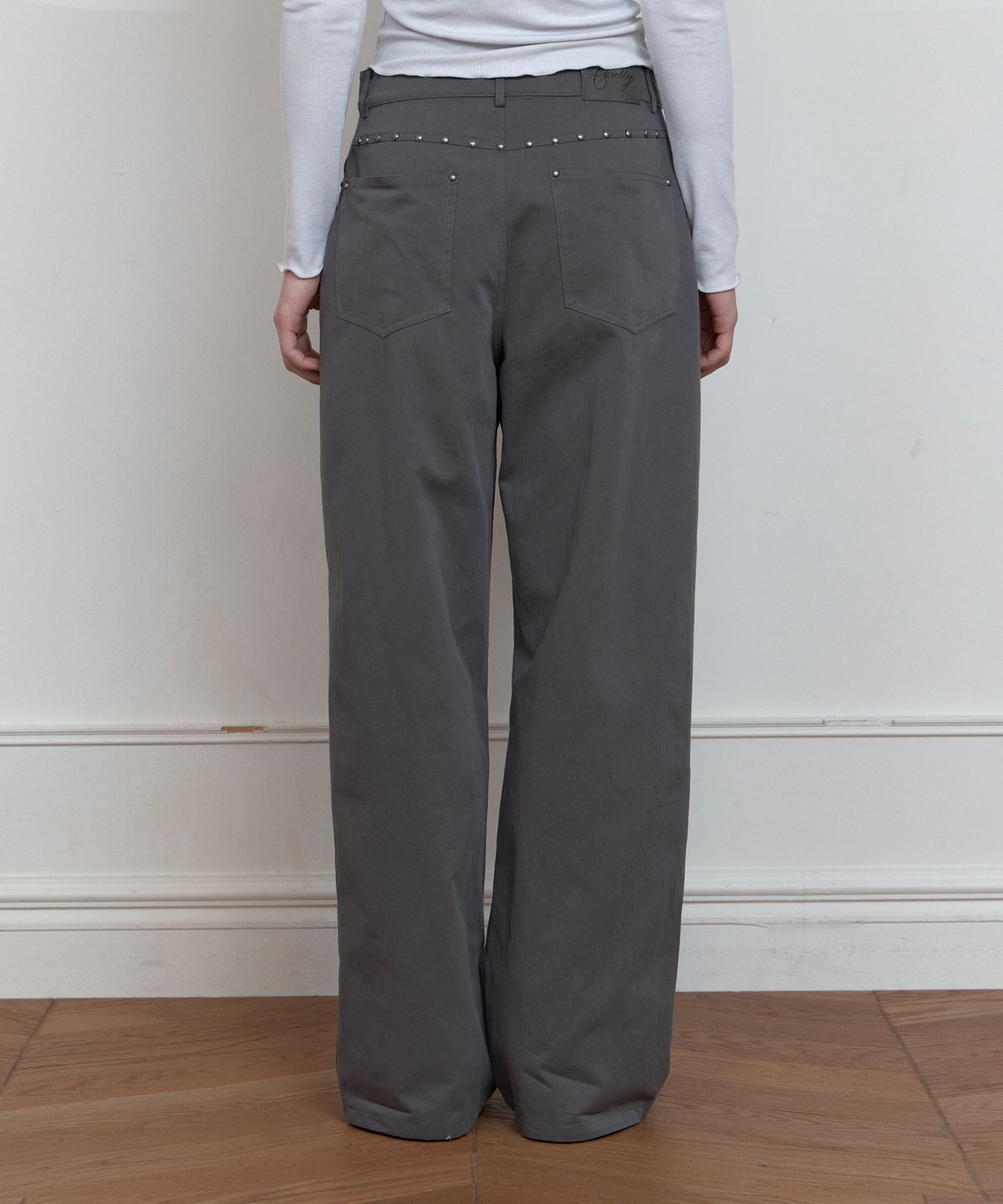 큐리티(CURETTY) C STUDDED WIDE CHINO PANTS_CHARCOAL