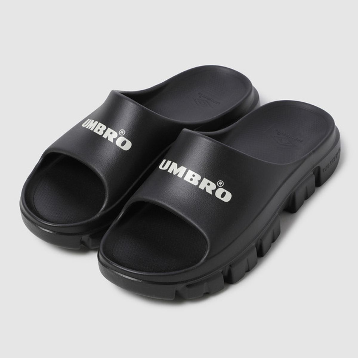 엄브로(UMBRO) TOPI SD (토피 슬라이드) 블랙 UR123ESD21
