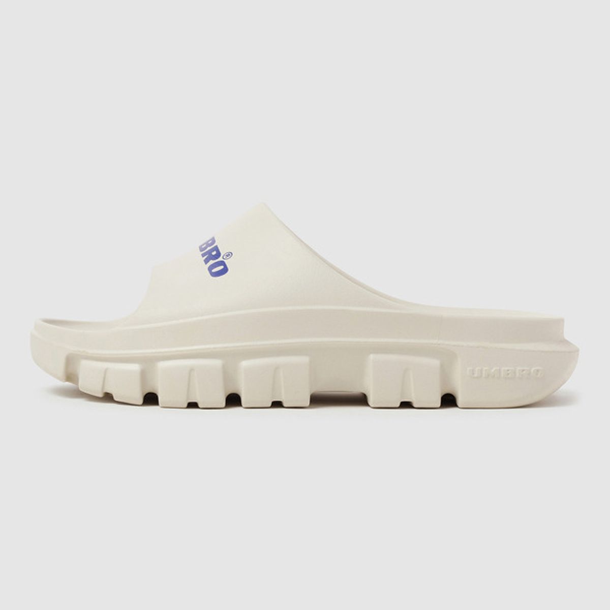 엄브로(UMBRO) TOPI SD (토피 슬라이드) 아이보리 UR123ESD21